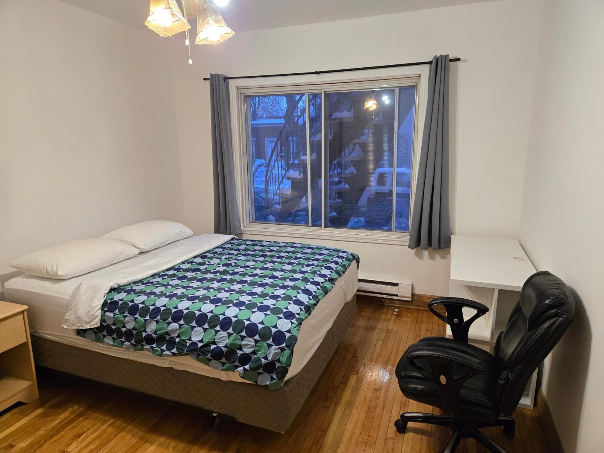Bright Near Metro Monk Station With Self Check-in Guest house