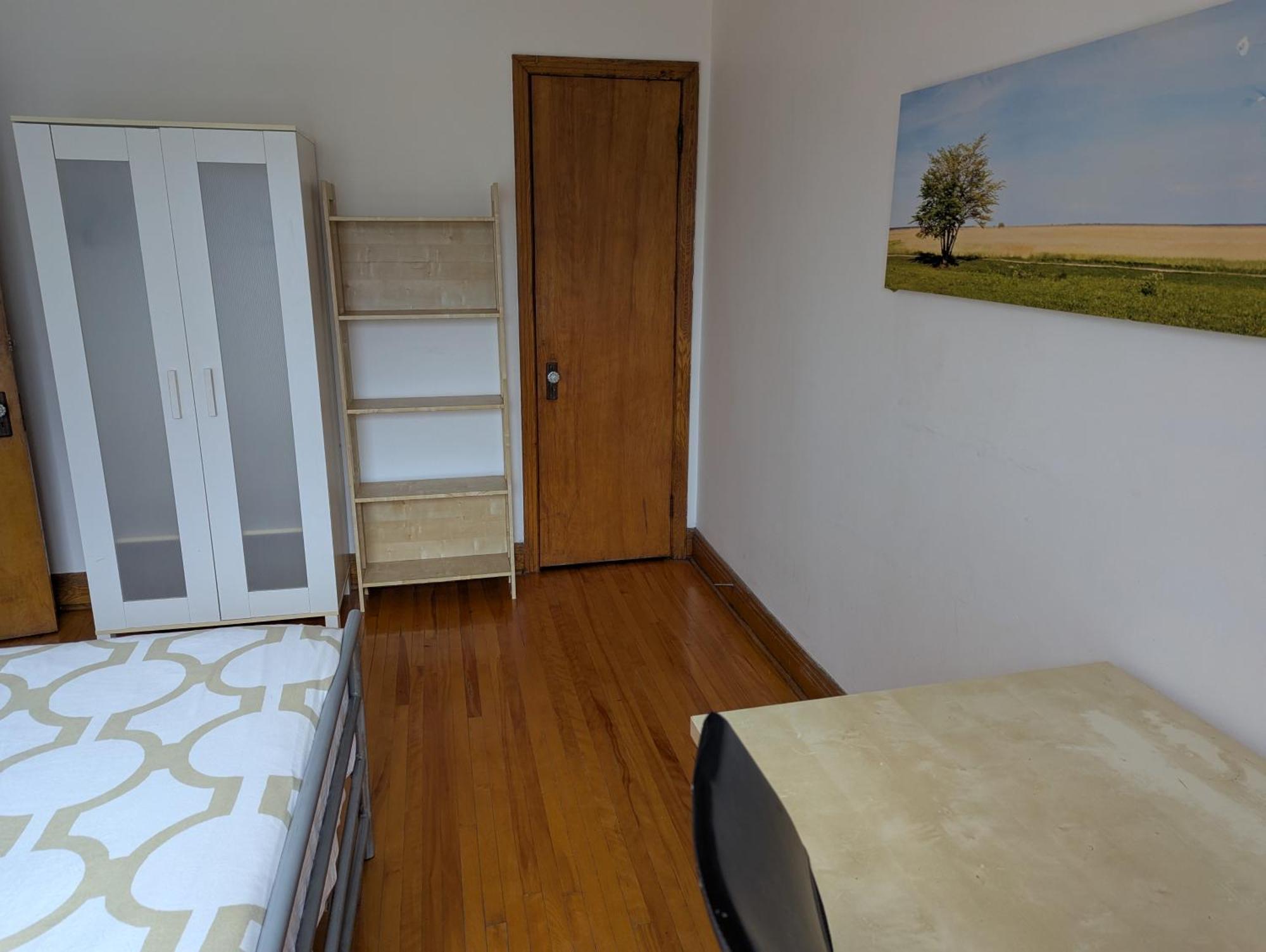 Bright Near Metro Monk Station With Self Check-in Guest house Montreal