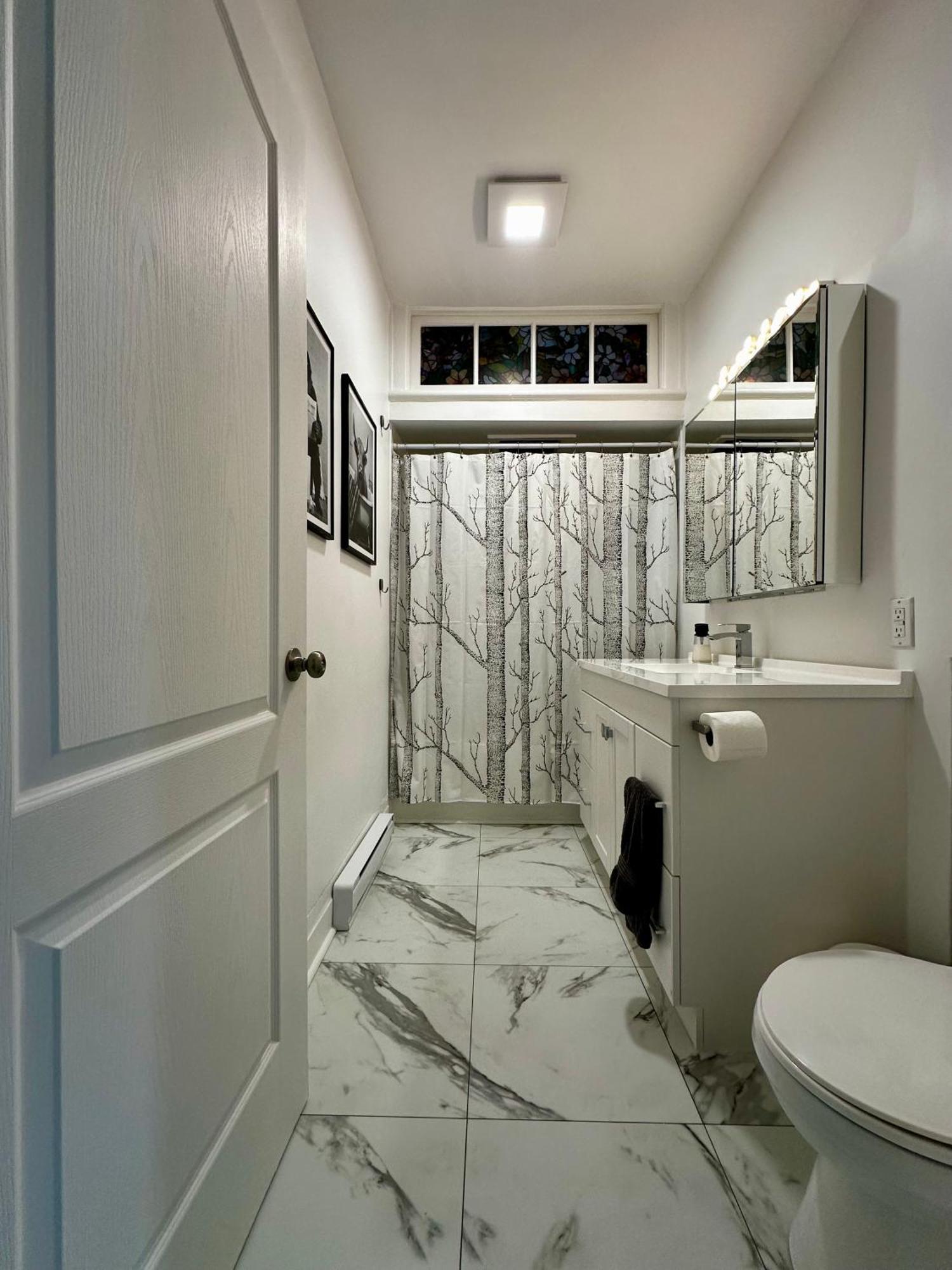 Private Bedroom #3 - Cremazie Homestay Montreal