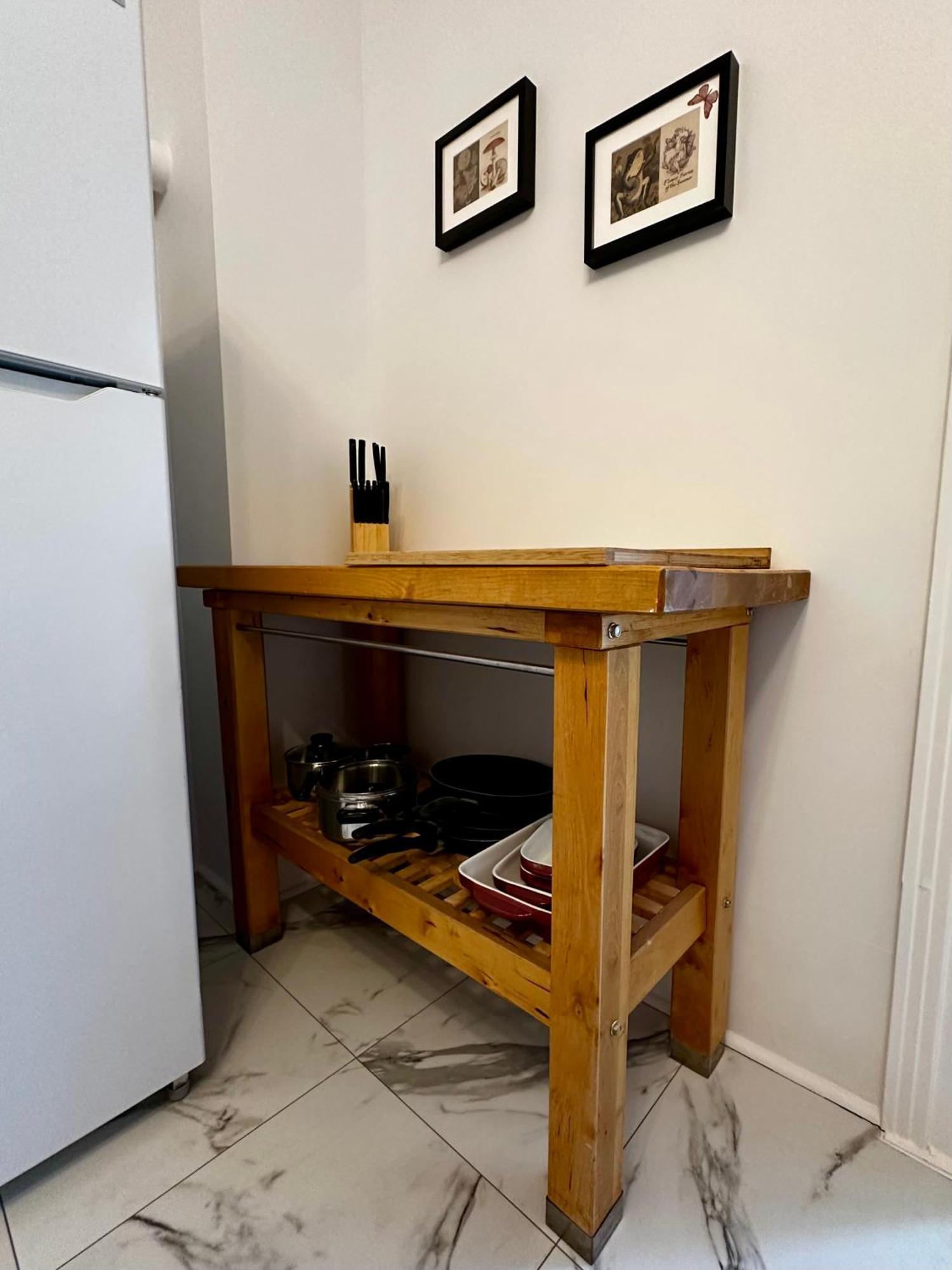 Homestay Private Bedroom #3 - Cremazie Montreal