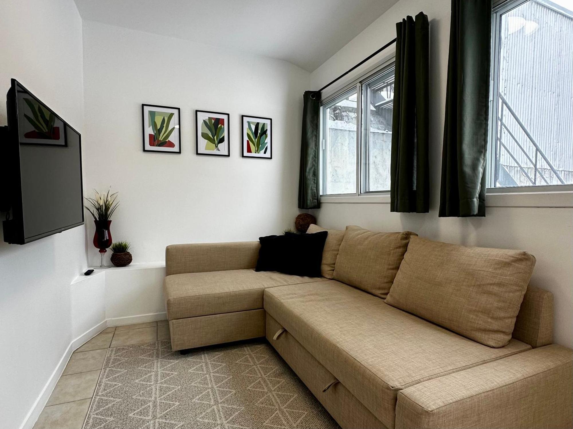 Private Bedroom #3 - Cremazie * Montreal