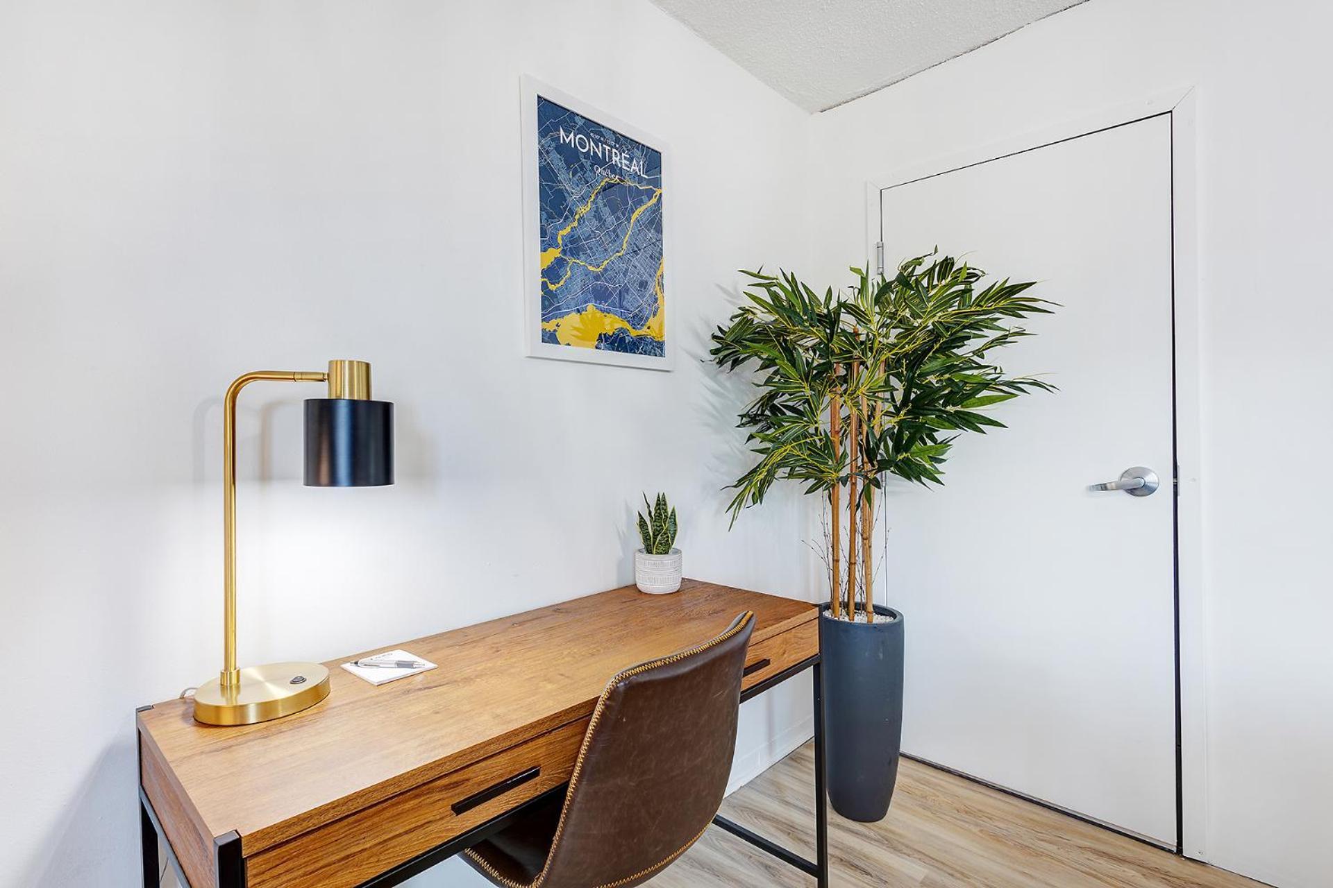 One Bedroom Oasis Steps Away From Mount Royal *