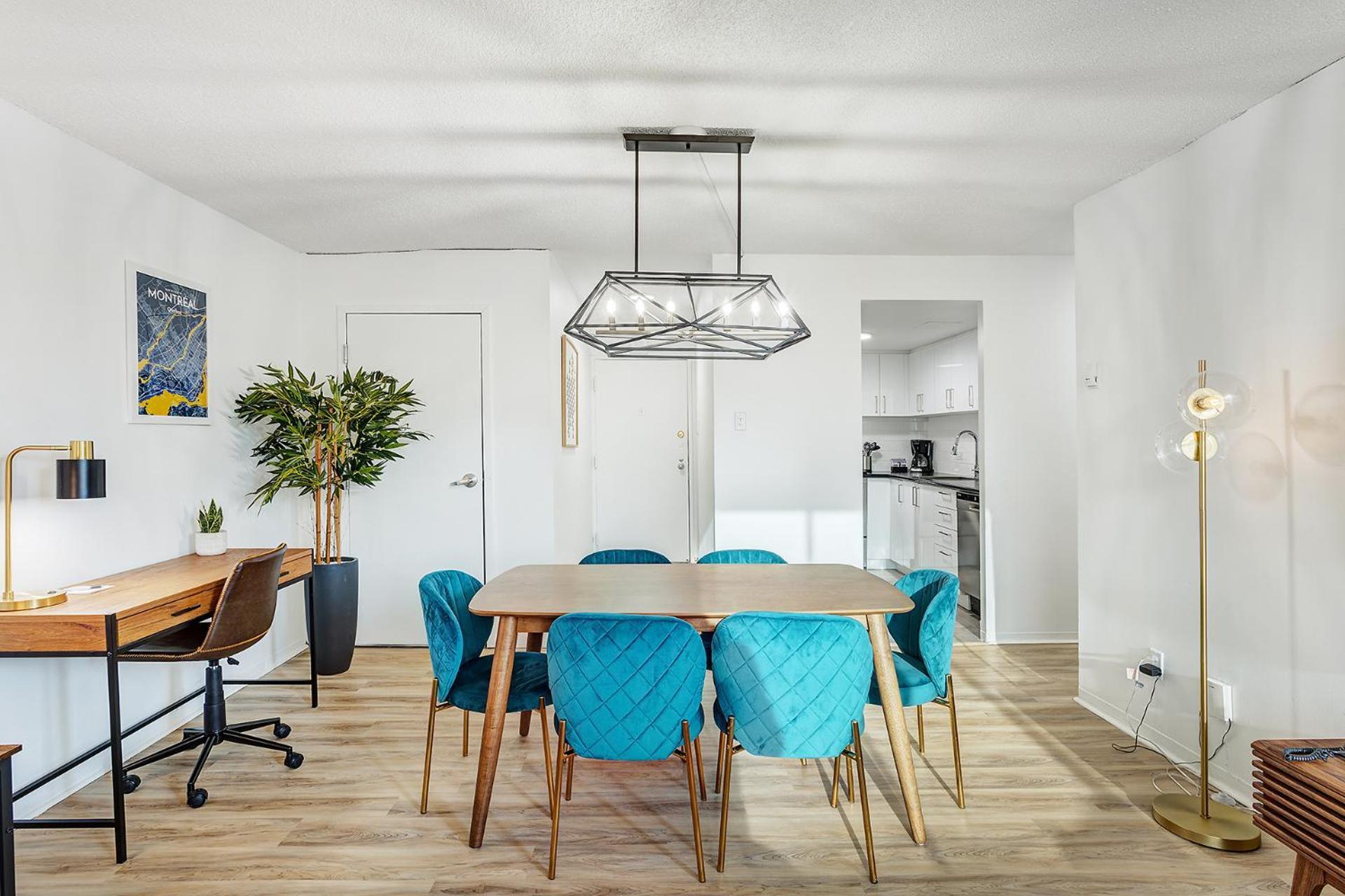One Bedroom Oasis Steps Away From Mount Royal *