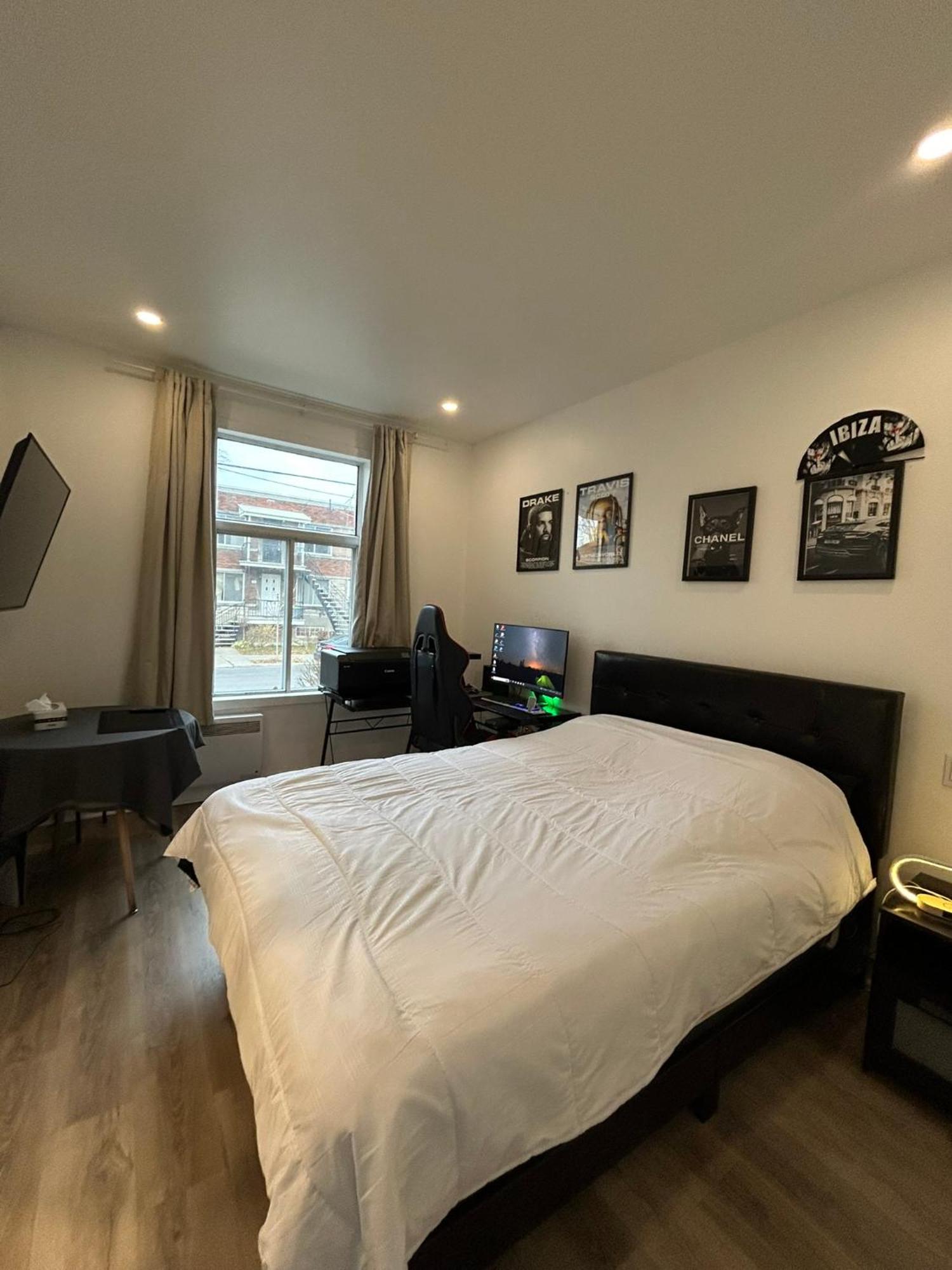 Charming 2-bedroom With Garden Near Metro Station & Canal Lachine Apartment *