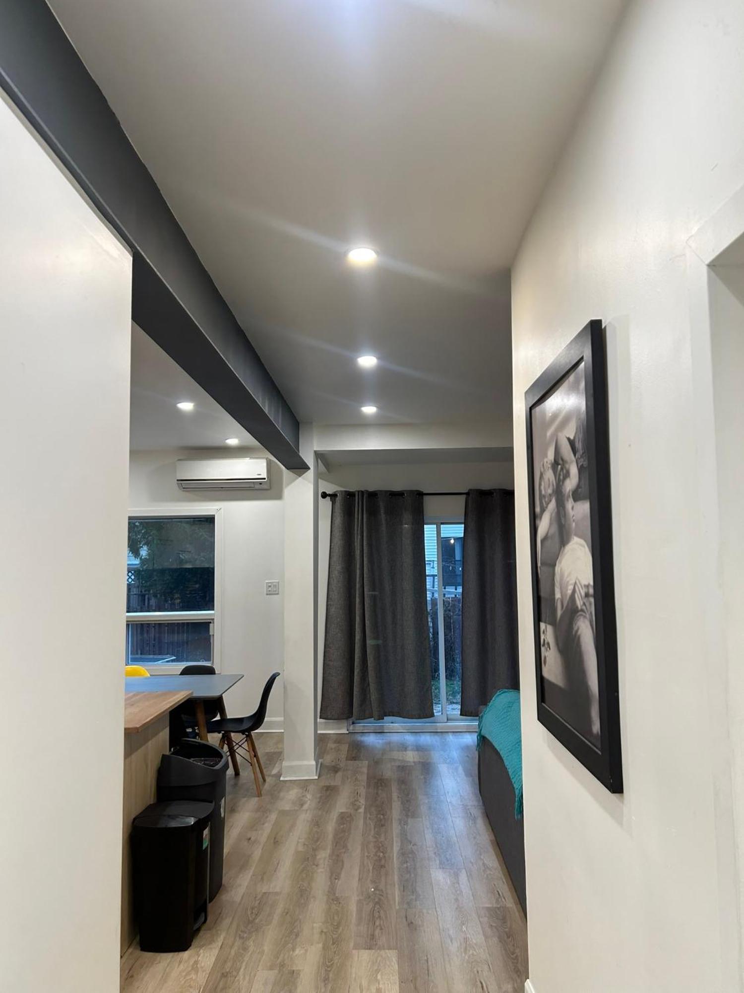Apartment Charming 2-bedroom With Garden Near Metro Station & Canal Lachine