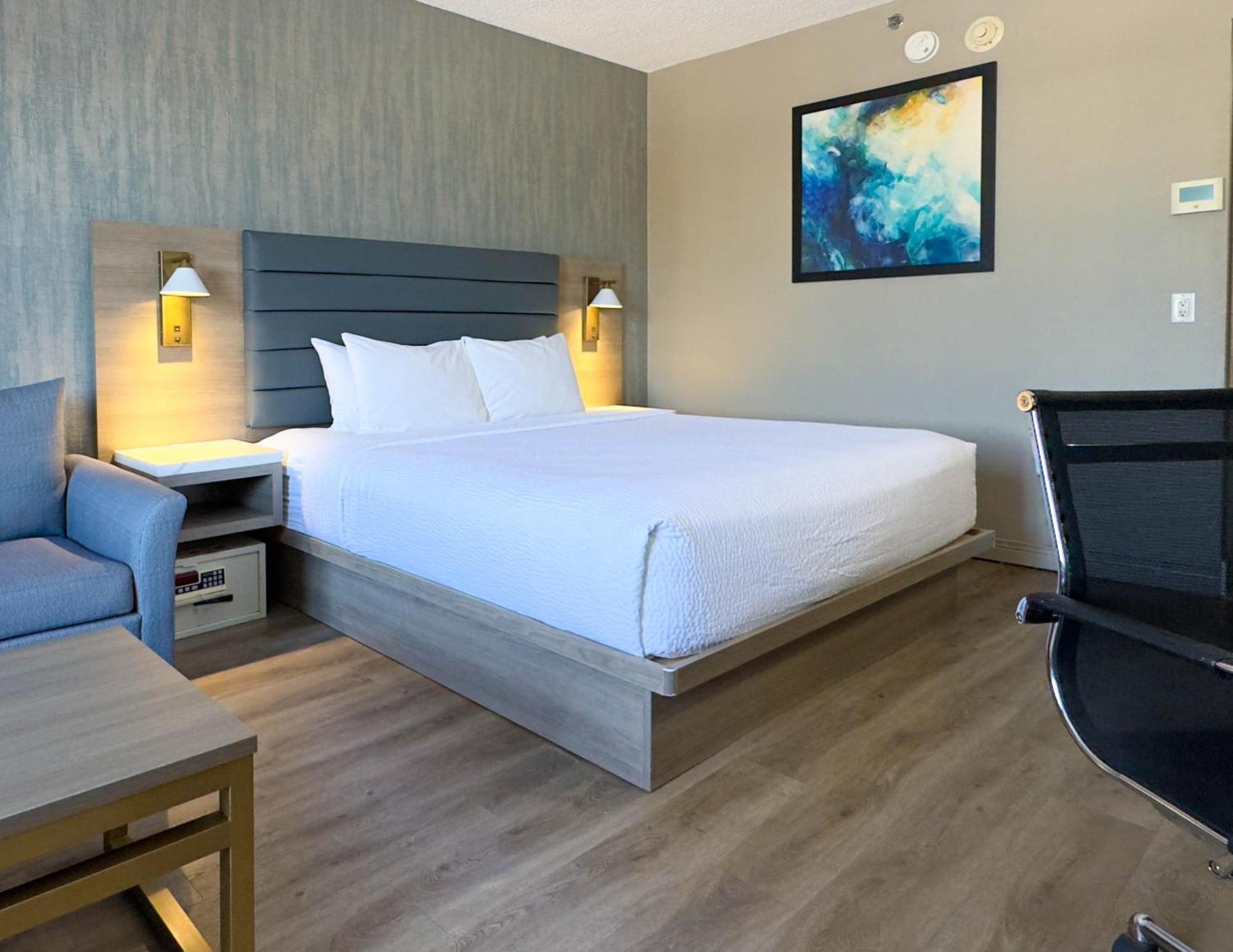 Radisson Airport 3*