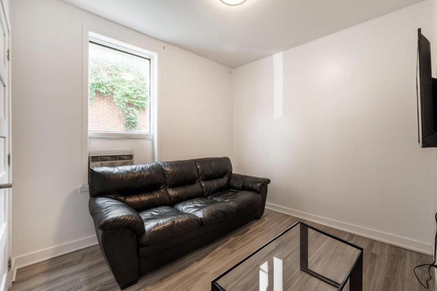Apartment 1 Bedroom With 2 Bed Near St-lawrence River-1011