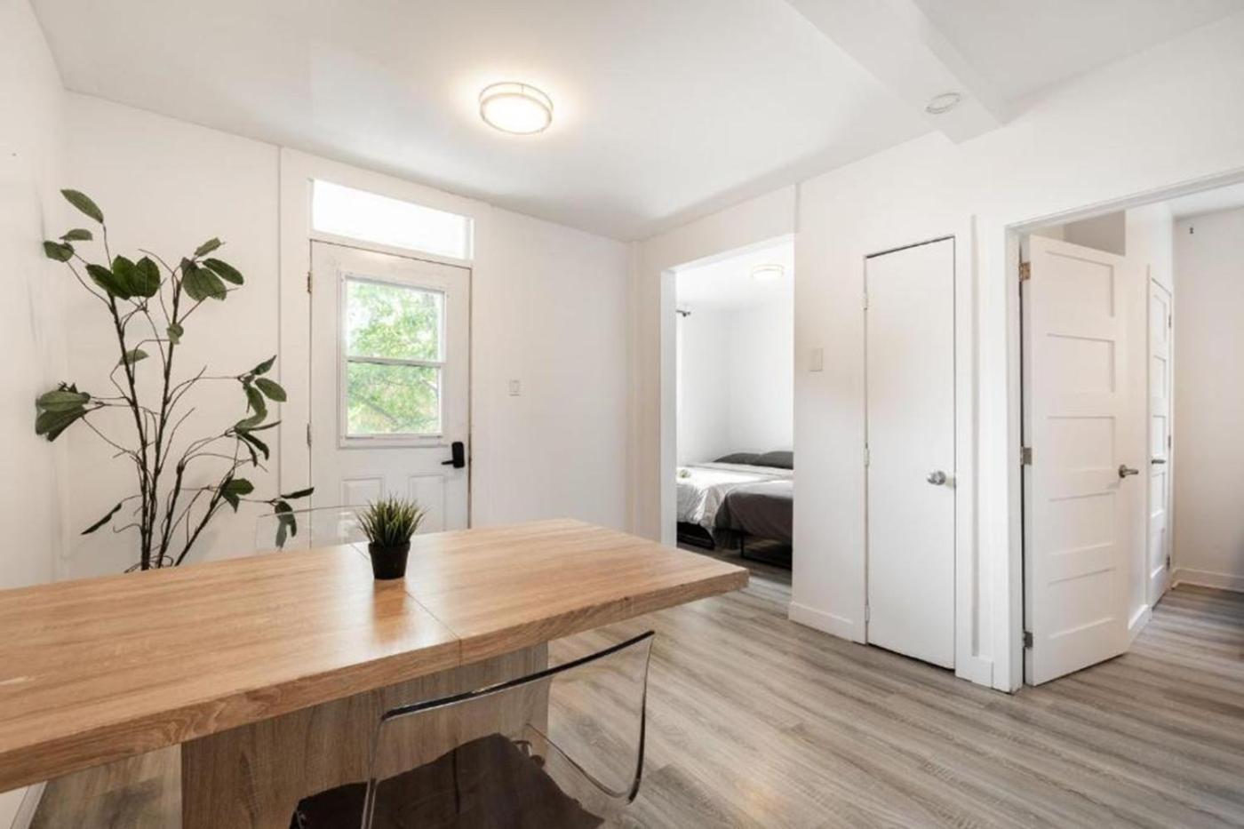 Apartment 1 Bedroom With 2 Bed Near St-lawrence River-1011