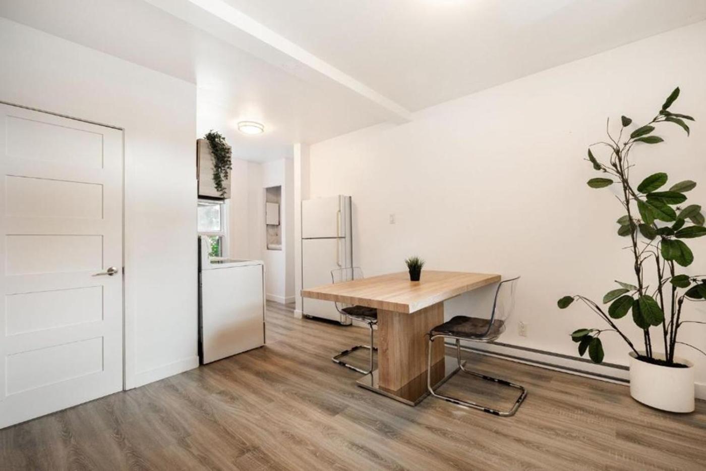 1 Bedroom With 2 Bed Near St-lawrence River-1011 Apartment Montreal