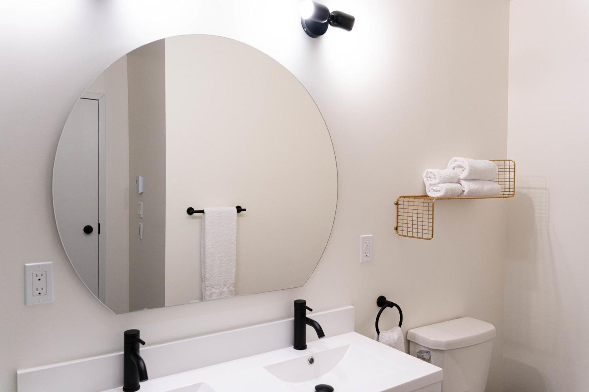 Apartment Maison Place Jacques-cartier By Luxury In Transit Montreal