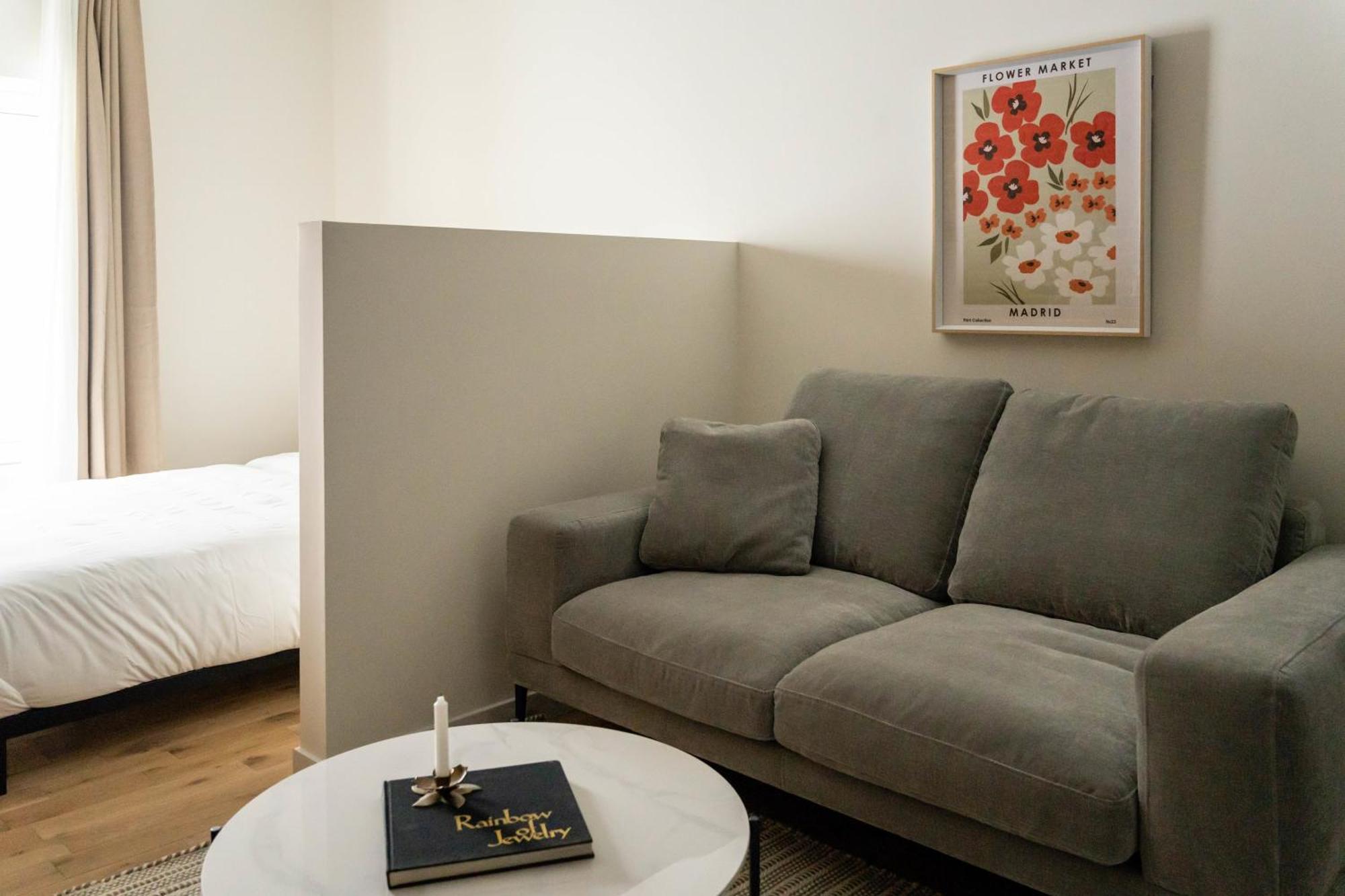 Maison Place Jacques-cartier By Luxury In Transit Montreal