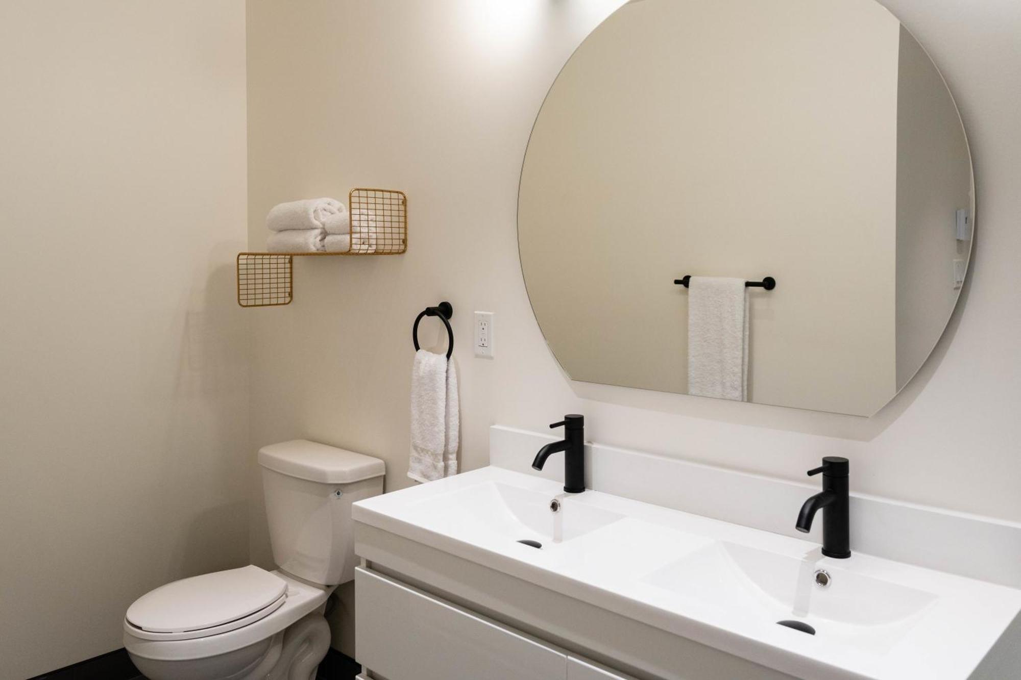 Maison Place Jacques-cartier By Luxury In Transit
