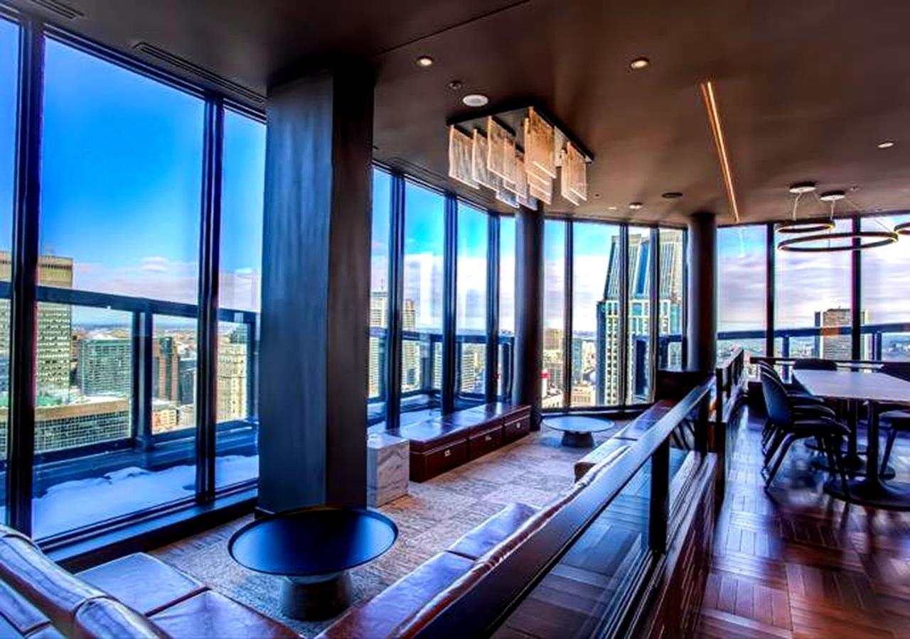 Spectacular Skyline Views - Downtown - Luxury & Penthouse *