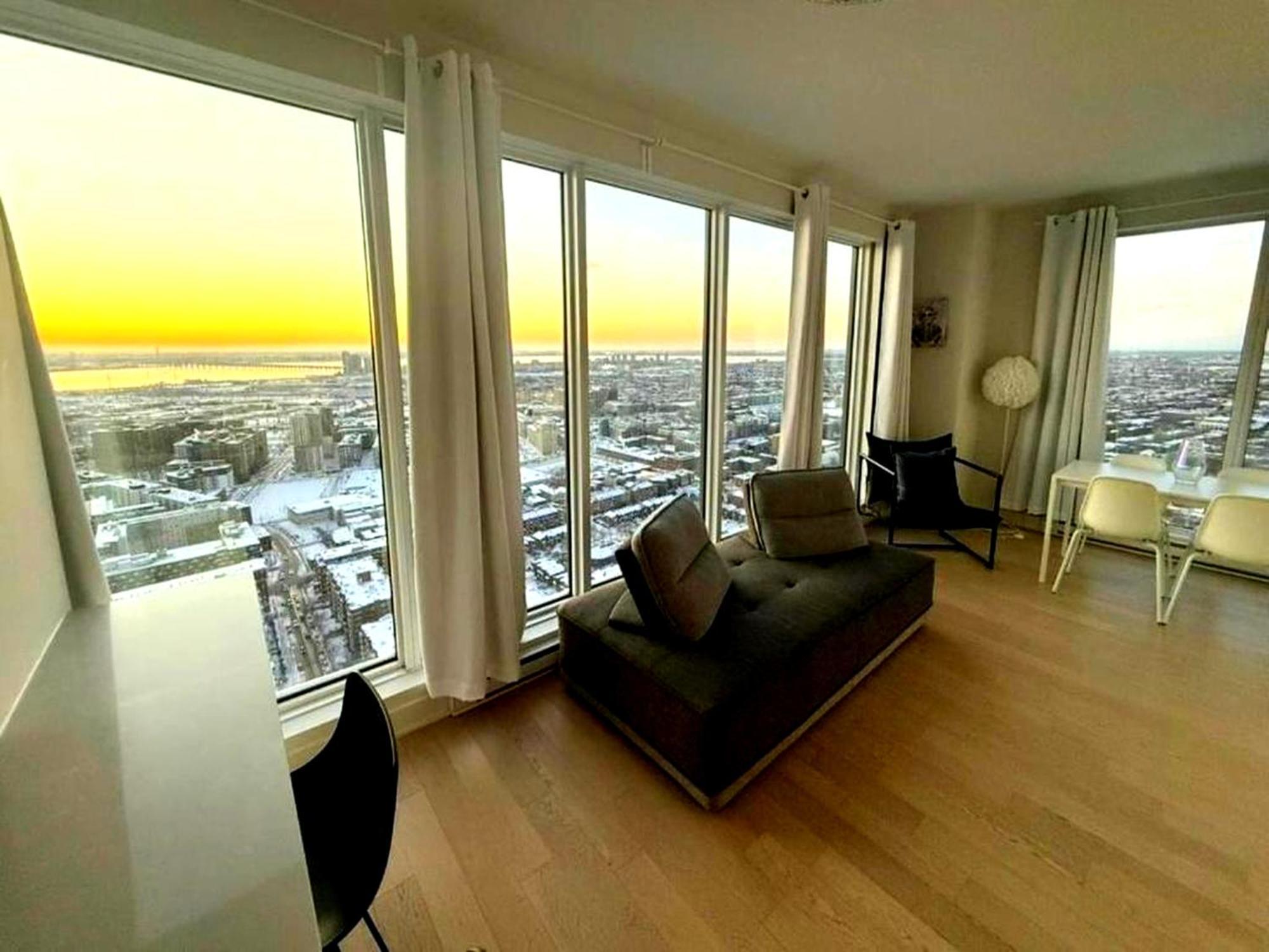 Spectacular Skyline Views - Downtown - Luxury & Penthouse * Montreal