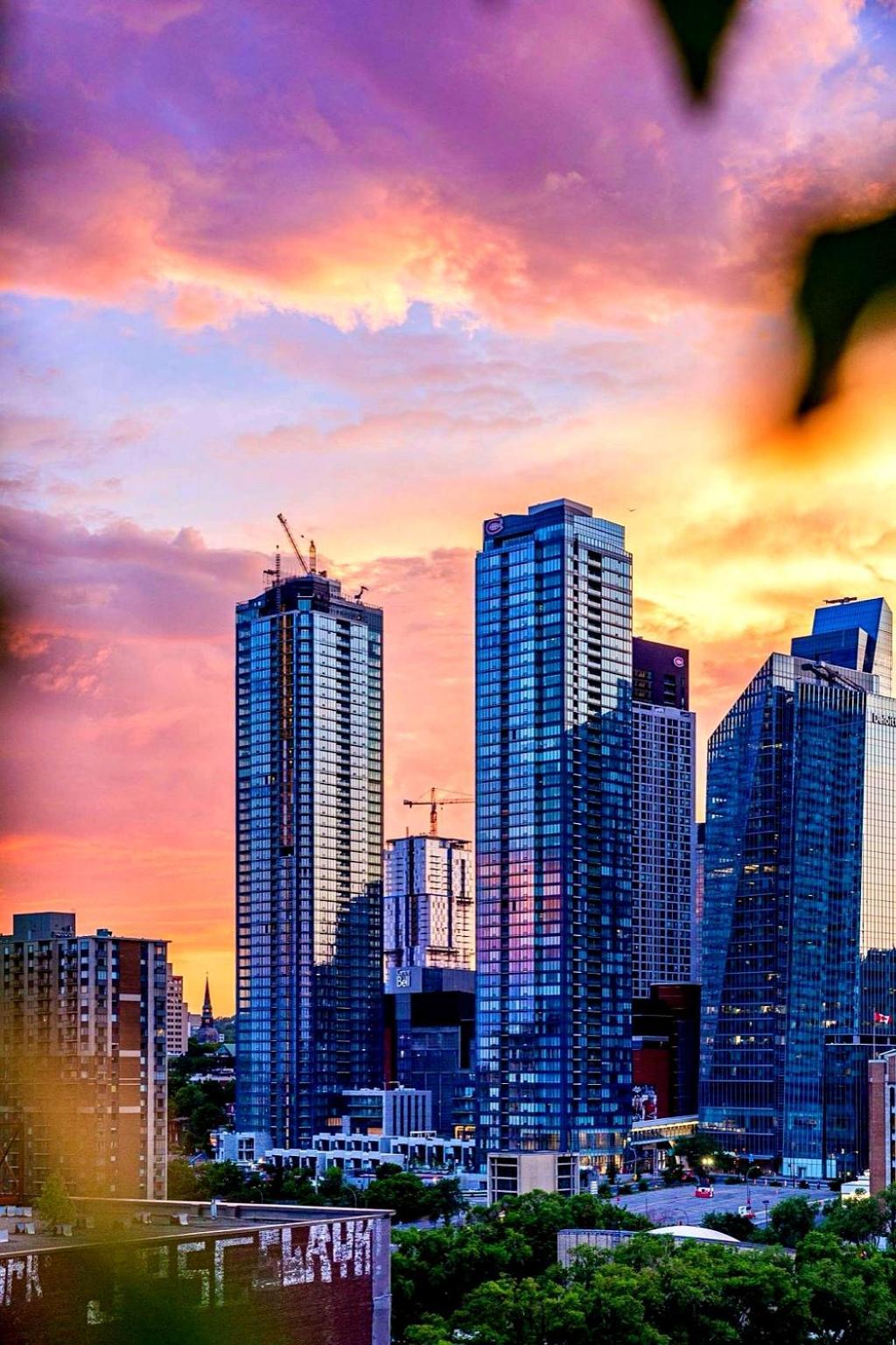 Spectacular Skyline Views - Downtown - Luxury & Penthouse *