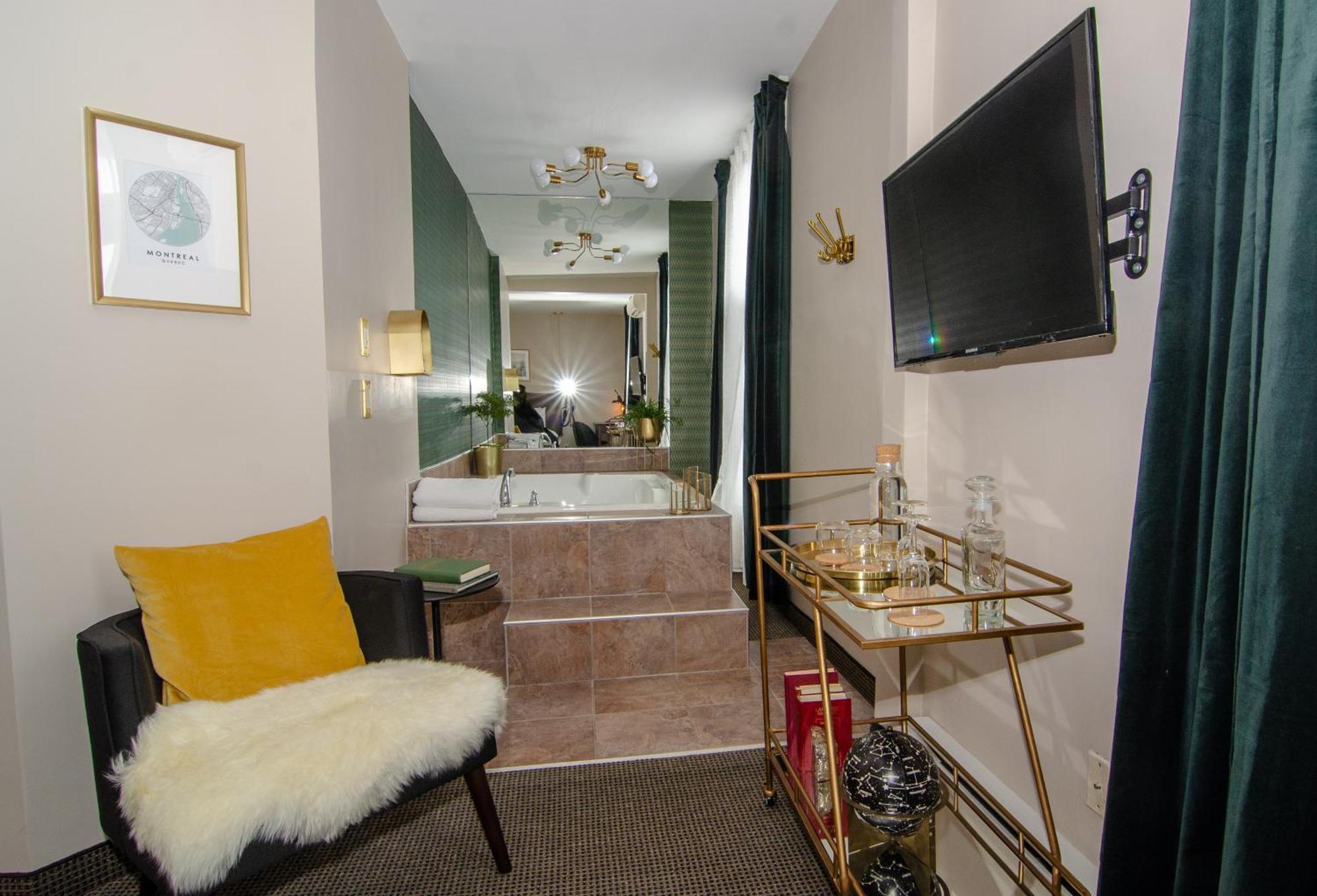 Dorion Hotel