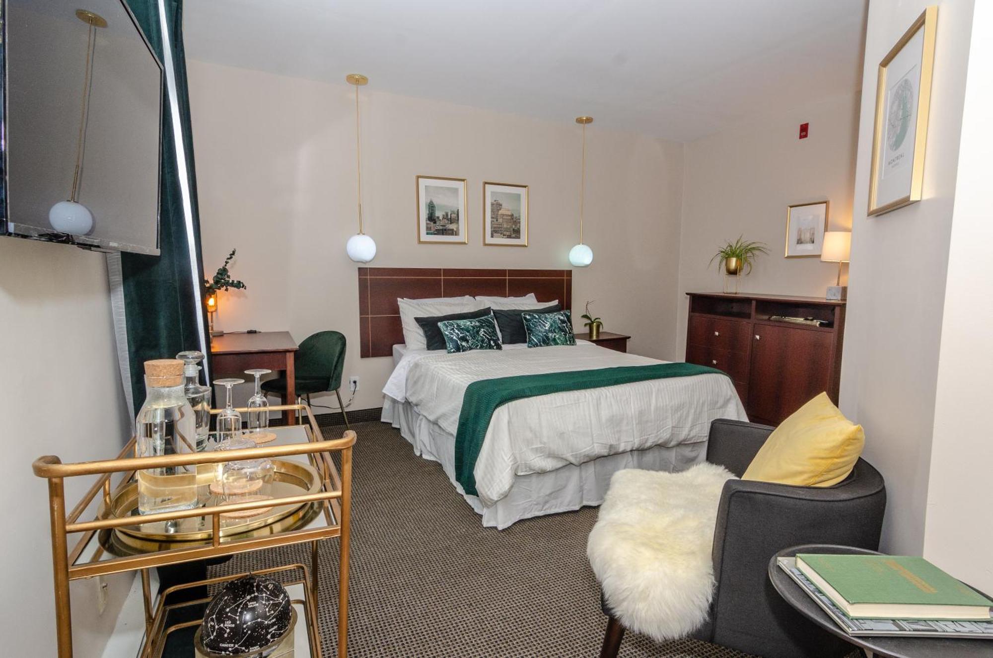 Dorion Hotel