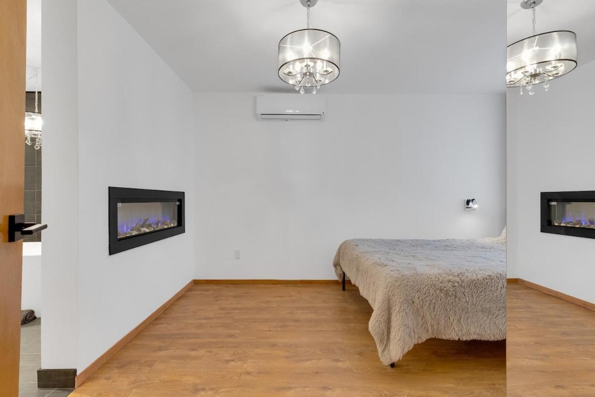 Romantic Urban Peaceful Retreat Apartment Montreal