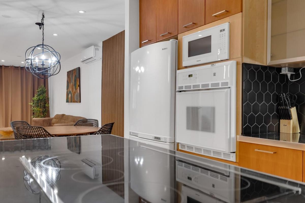 Romantic Urban Peaceful Retreat Apartment Montreal