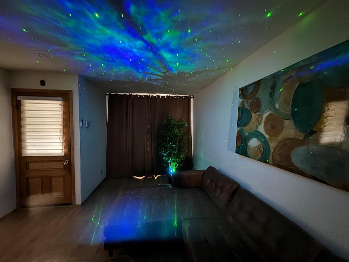 Romantic Urban Peaceful Retreat Montreal