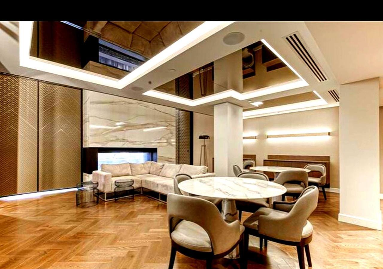 Spectacular Skyline Views - Downtown - Luxury & Penthouse Apartment *