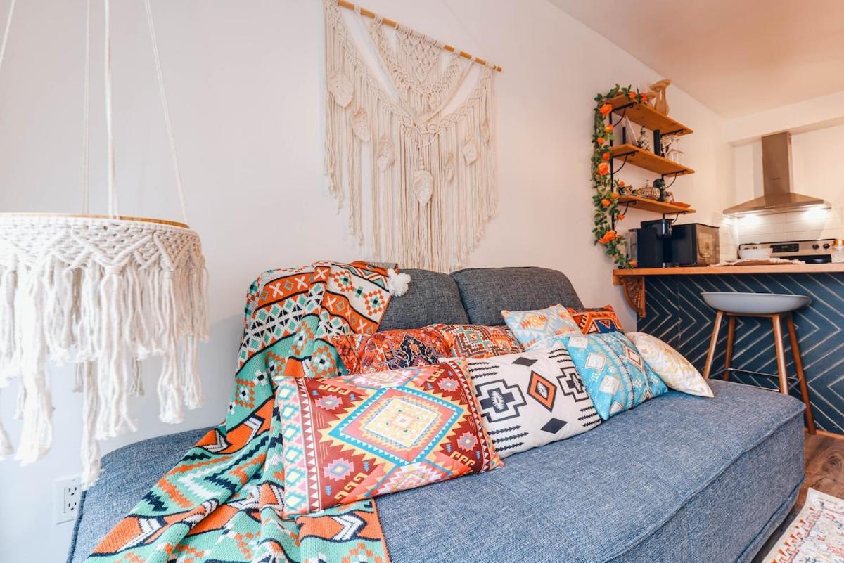 Apartment Luxury Boho-inspired In Montreal