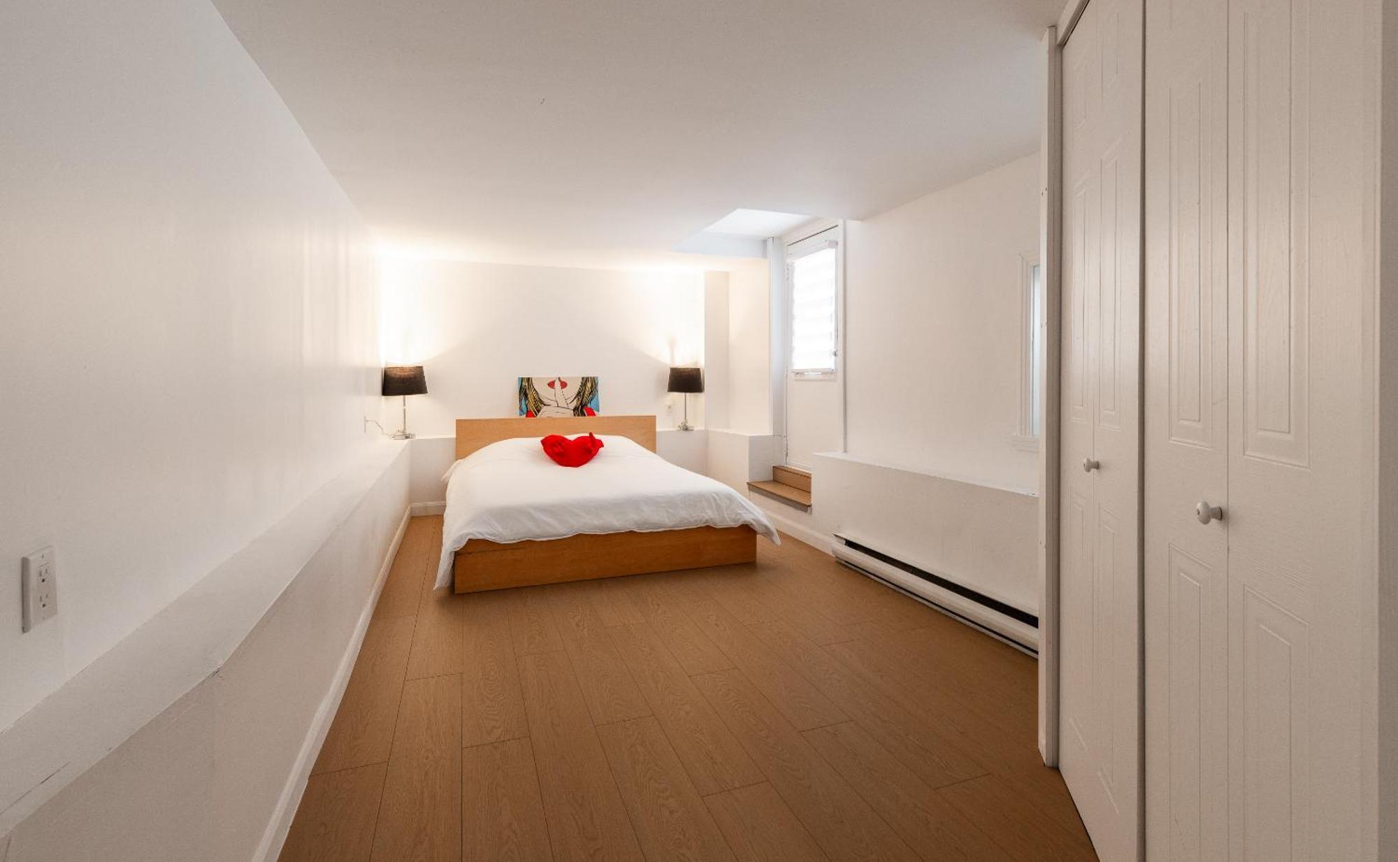 Apartment Au Coeur Du Plateau!!