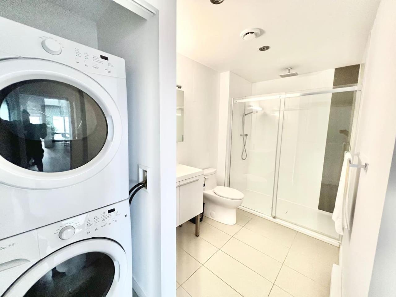 2 Bedroom In Old Port Zm8 Montreal
