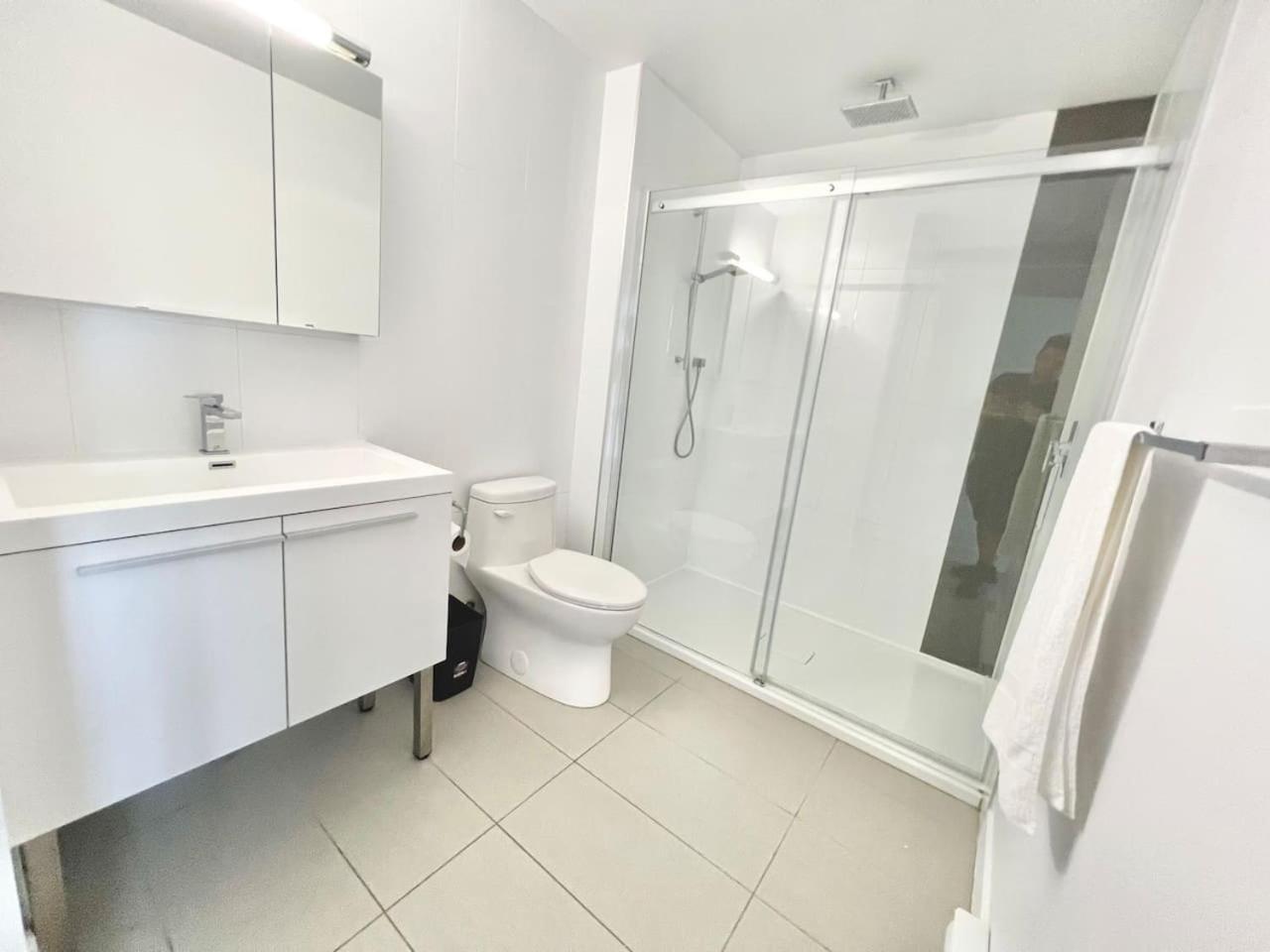 2 Bedroom In Old Port Zm8 * Montreal