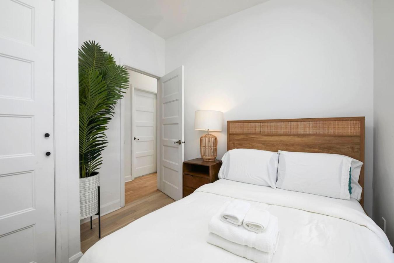 Inviting 2br1b In Village Downtown Zh2 Apartment