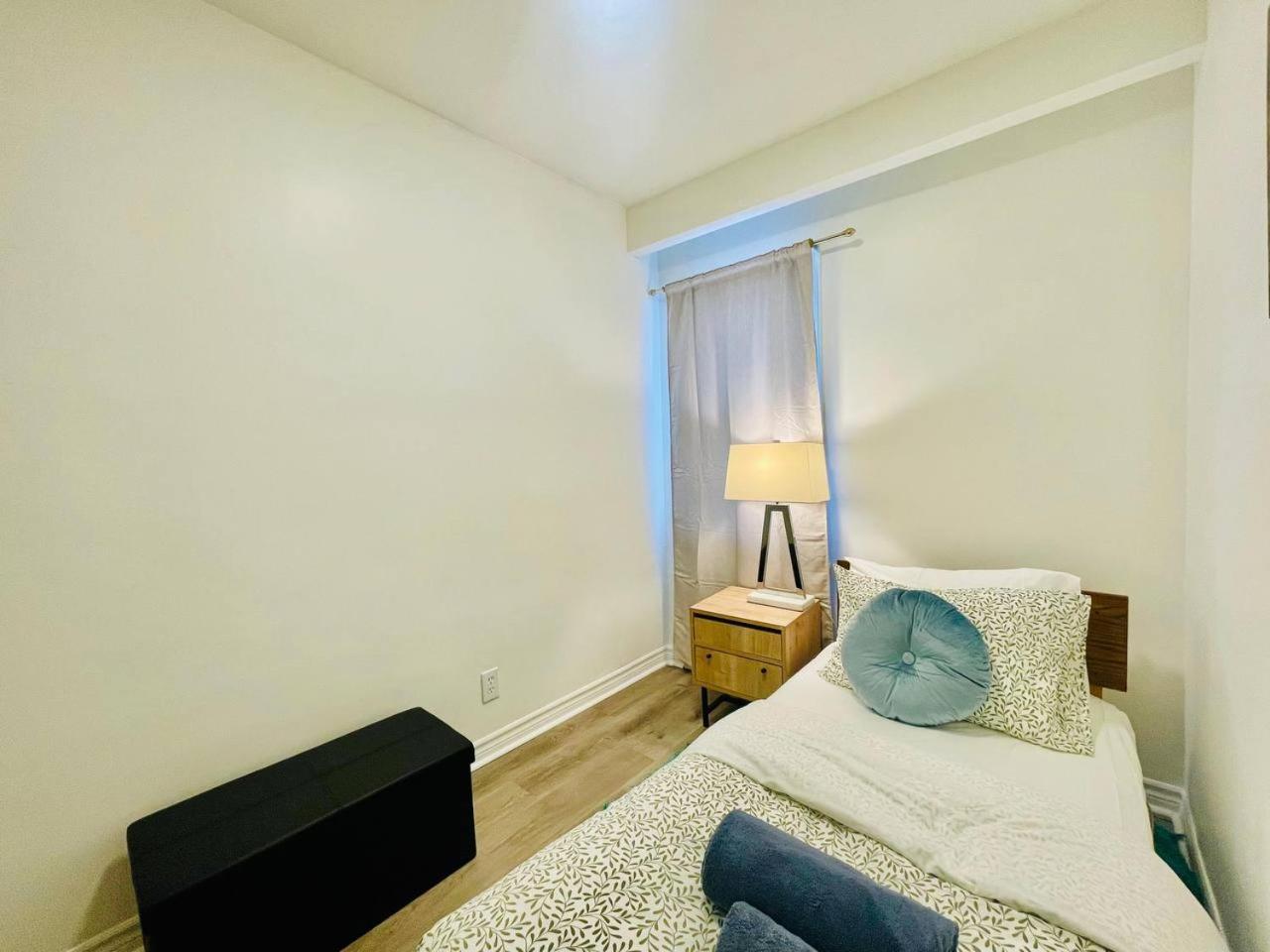 Bright Group Gateway Apartment-free Parking Apartment Montreal