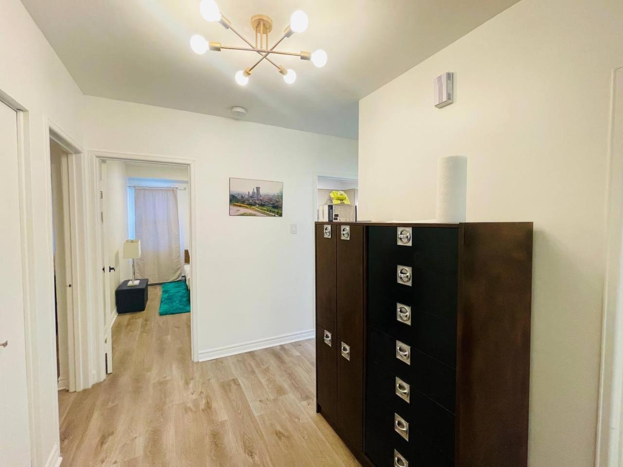 Bright Group Gateway Apartment-free Parking Montreal