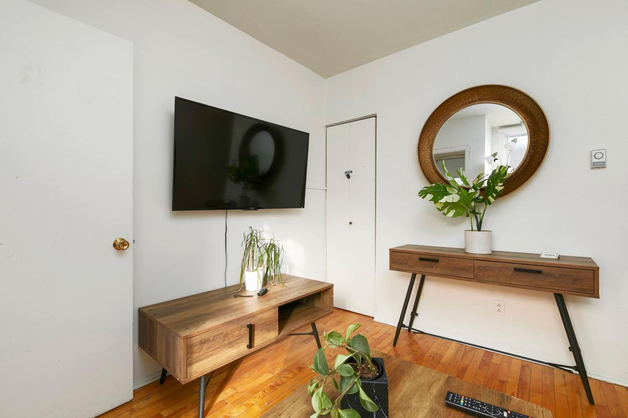 Apartment Sunlit 2br In Plateau Mont Royal Downtown Zb3 *