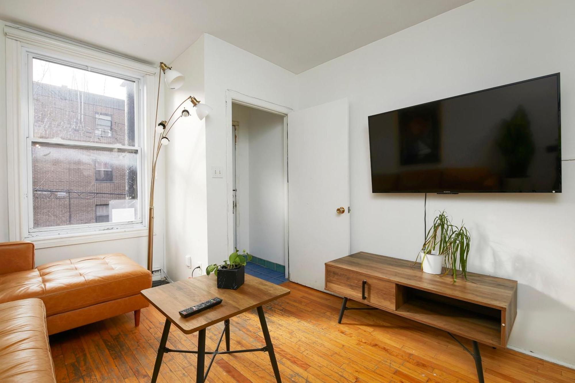 Sunlit 2br In Plateau Mont Royal Downtown Zb3 Apartment Montreal