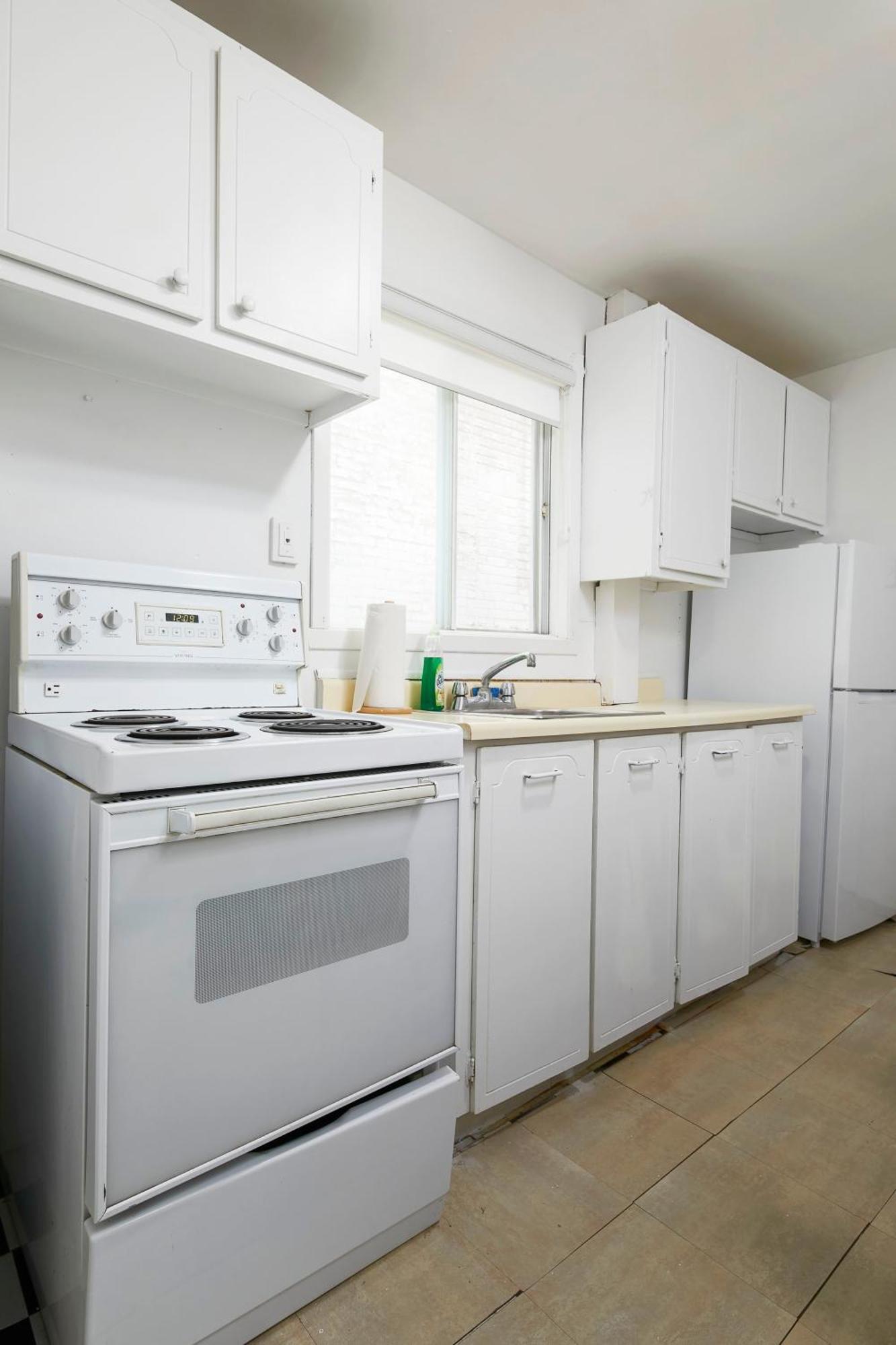Sunlit 2br In Plateau Mont Royal Downtown Zb3 Apartment