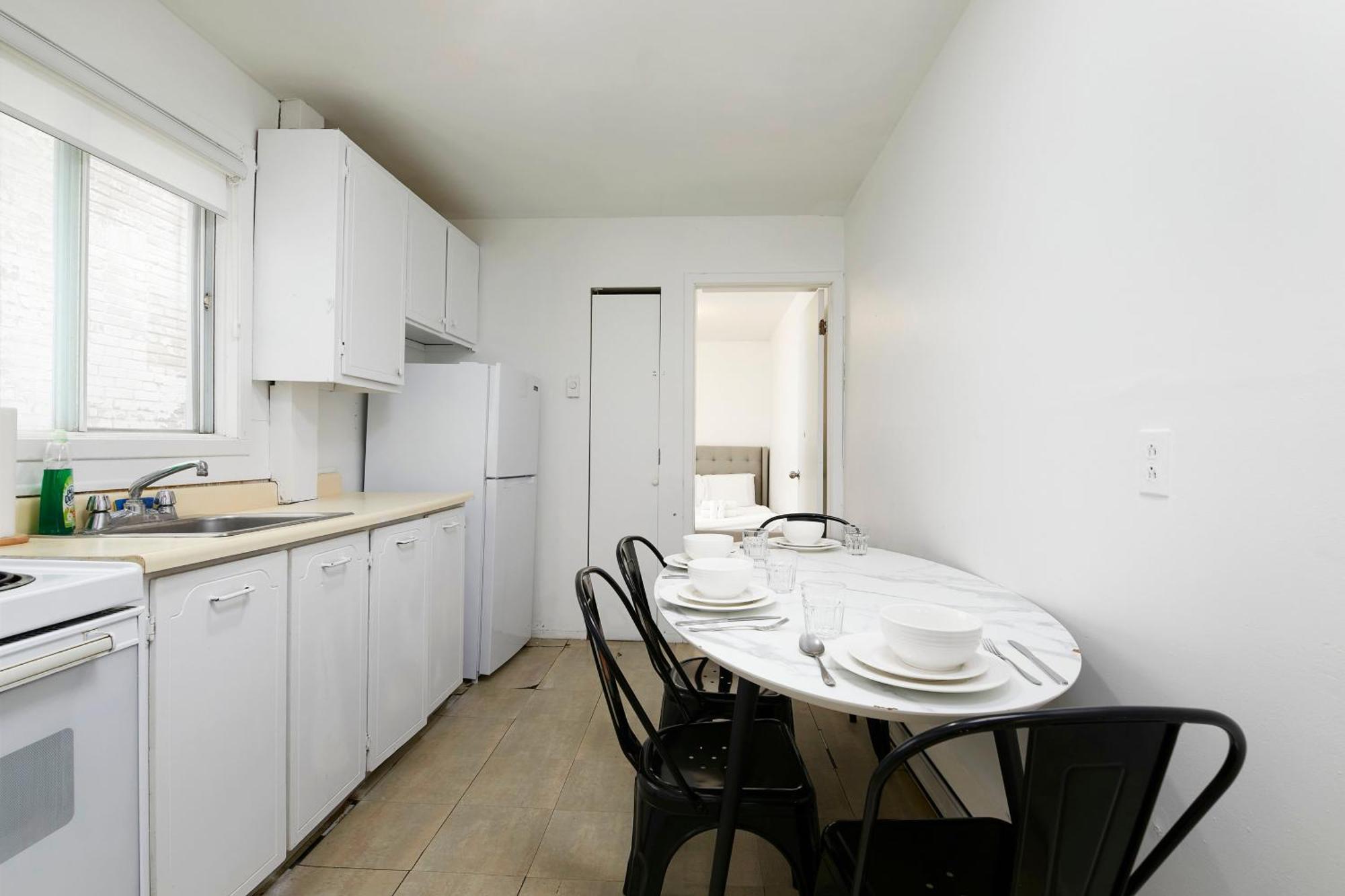 Sunlit 2br In Plateau Mont Royal Downtown Zb3 Apartment *