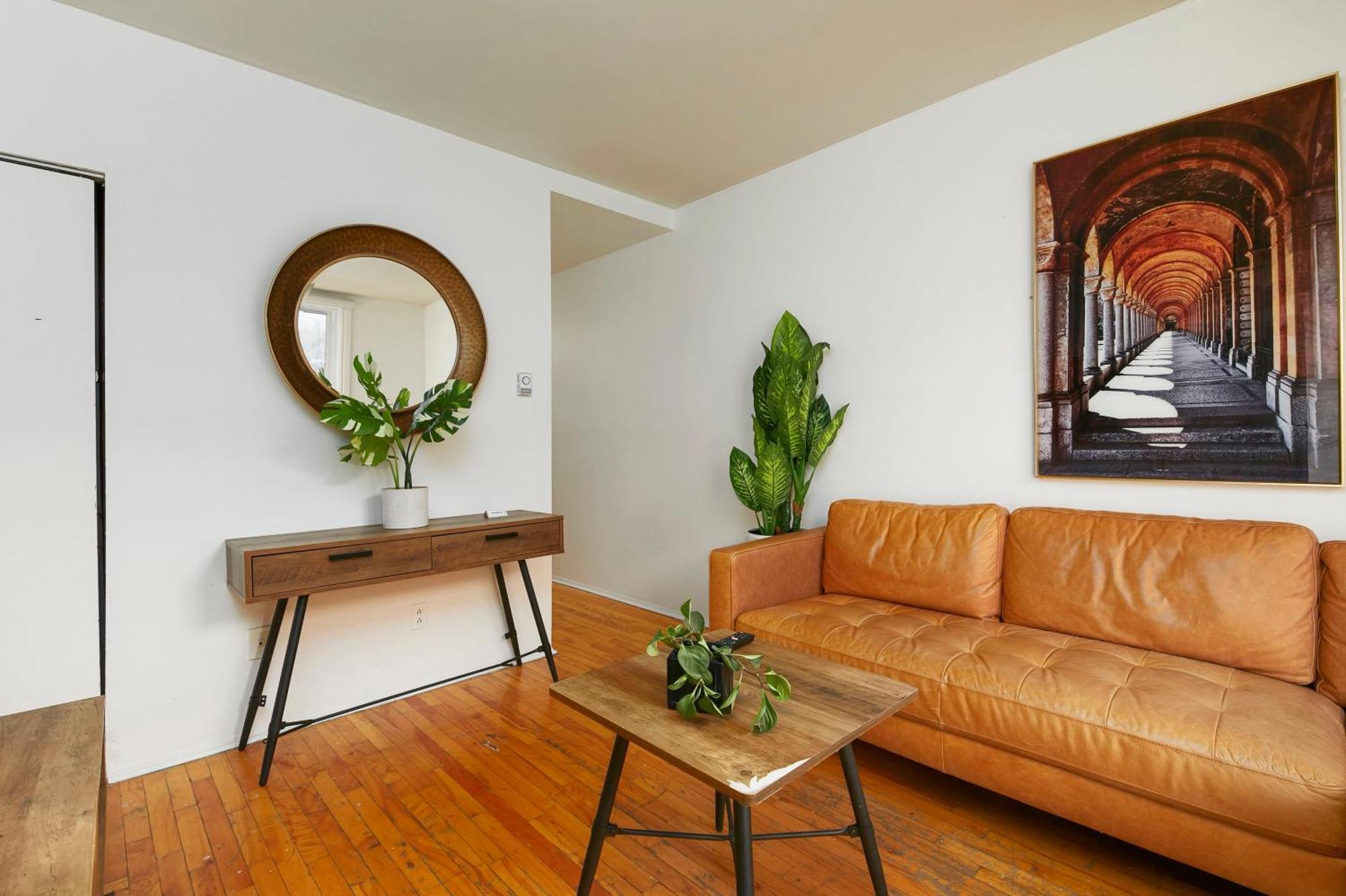 Sunlit 2br In Plateau Mont Royal Downtown Zb3 Apartment Montreal