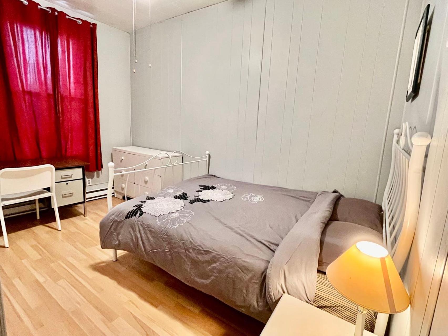 Guest House * Montreal