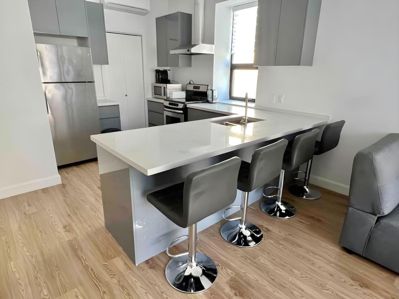 Apartment Urban 1bdr On Bishop -mtl Live Spot Zx3 Montreal