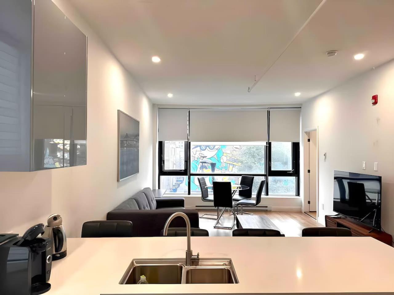 Urban 1bdr On Bishop -mtl Live Spot Zx3 Apartment Montreal