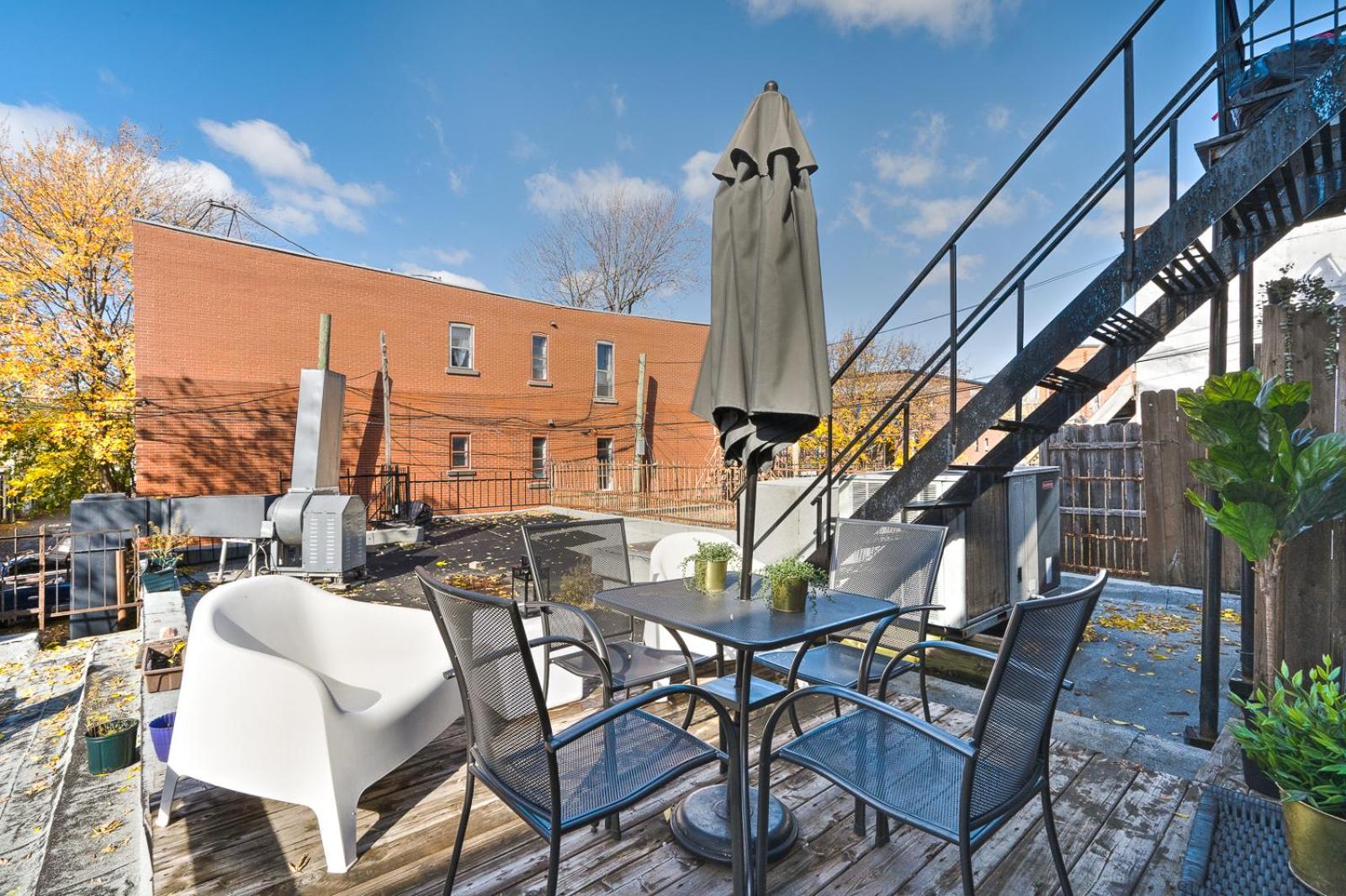 Liv Mtl Avenue Aparthotel