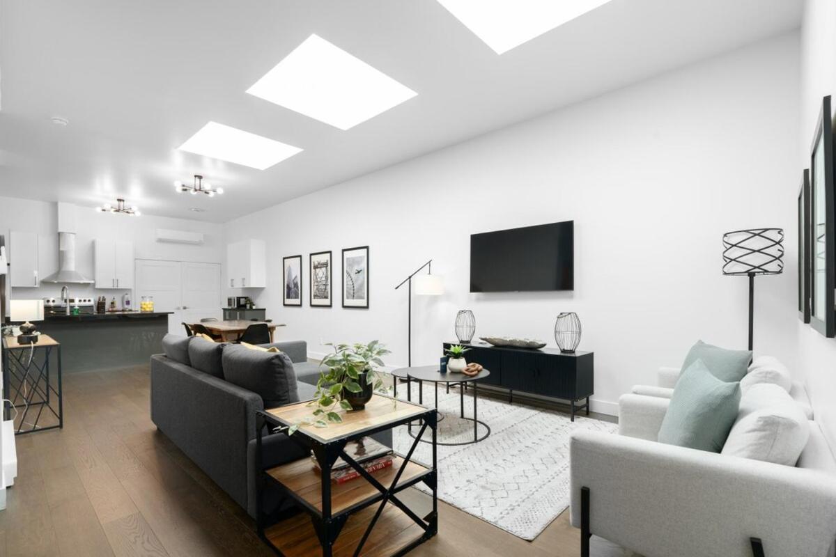 Apartment Modern And Cozy 2bdr Near St-hubert Plaza Montreal