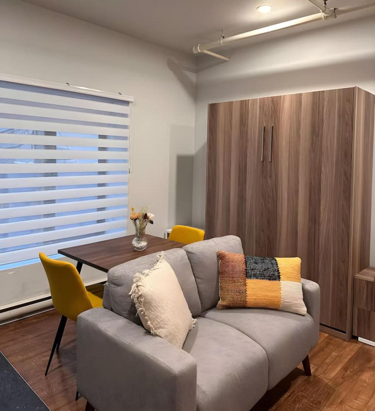 Spacious On Bishop - Hot Spot Dtown Mtl Zx5 Apartment Montreal