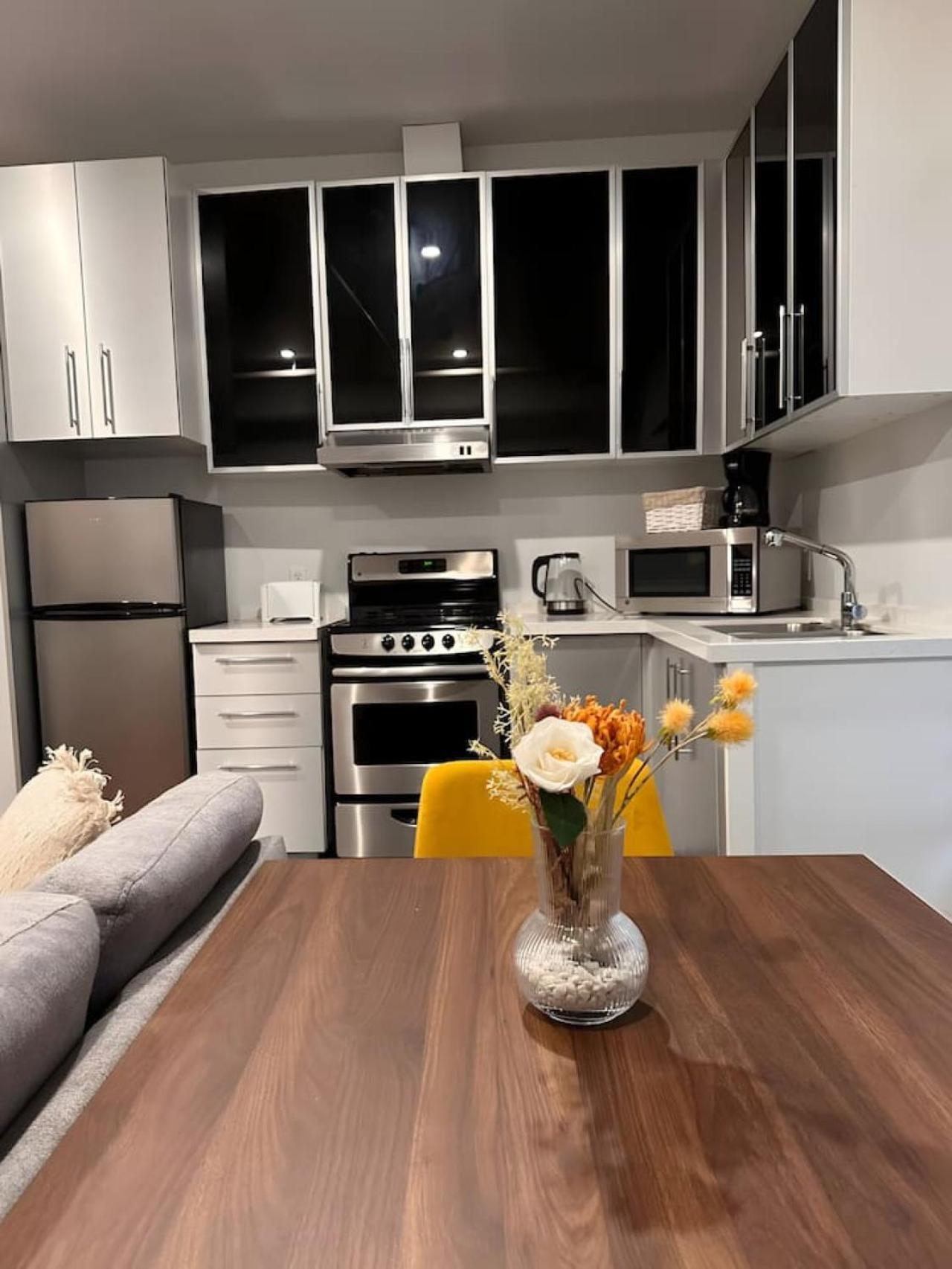 Spacious On Bishop - Hot Spot Dtown Mtl Zx5 Montreal