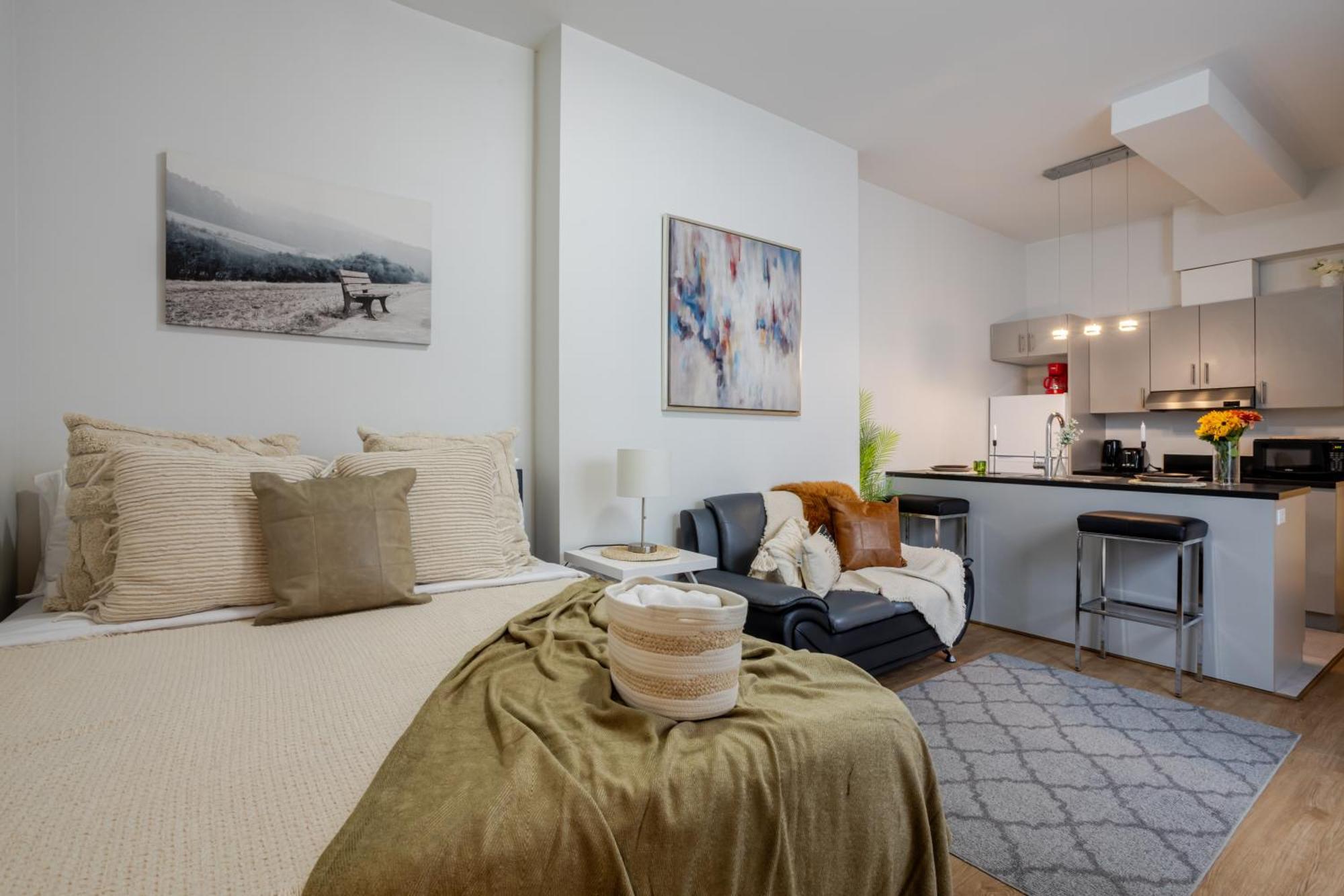 Apartment Snug On Bishop Dt Mtl Zw5
