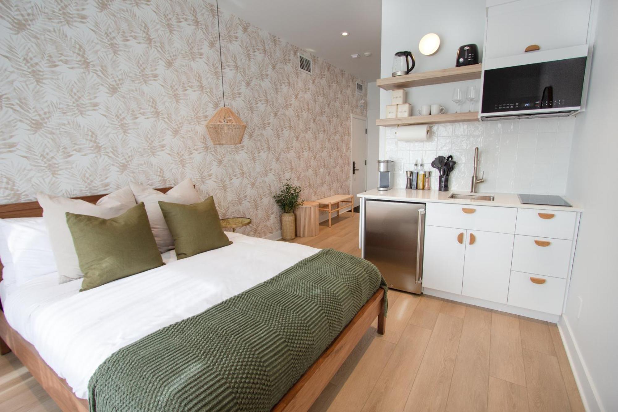 Apartment #12 - Self Check-in - Plateau - St-denis