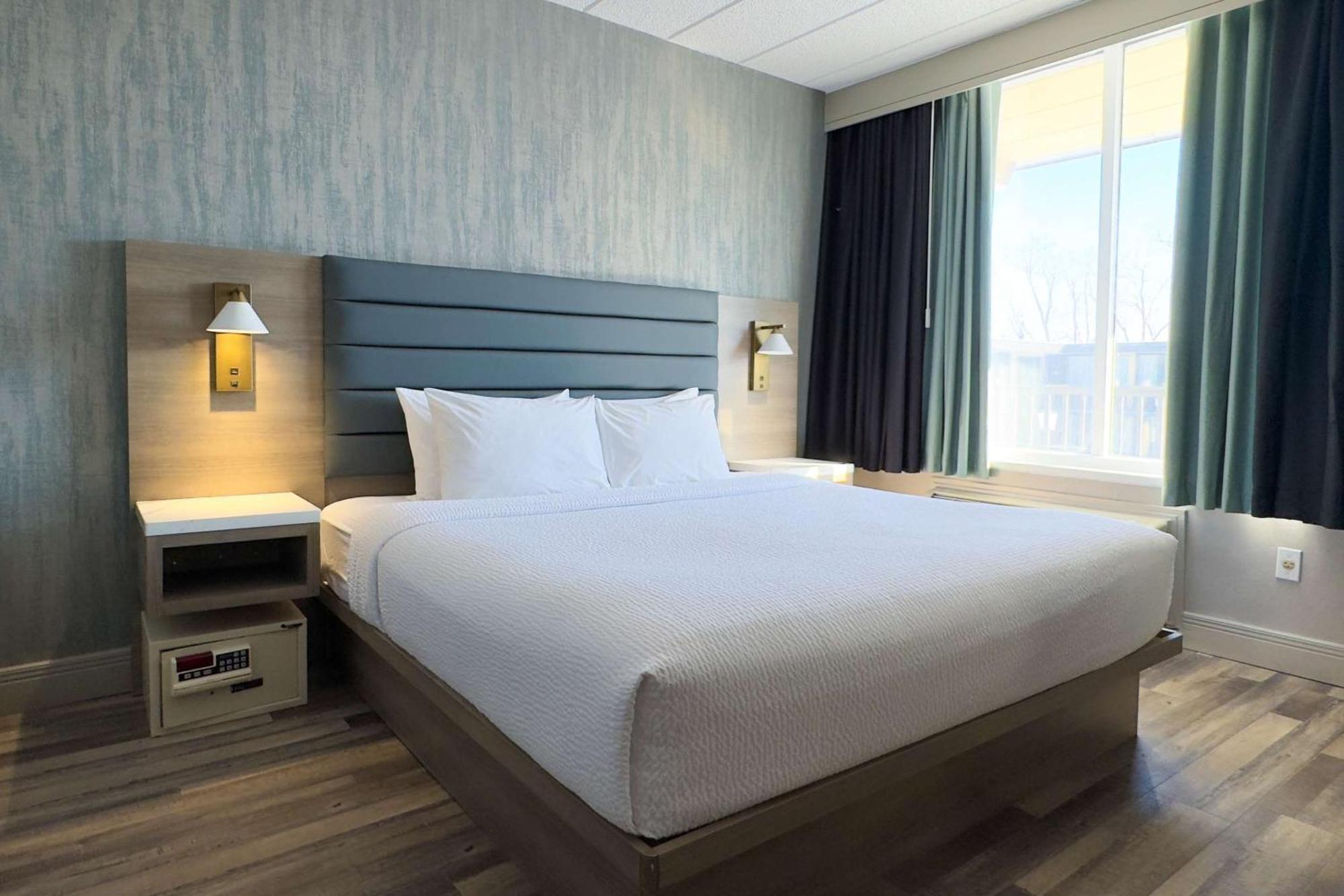 Radisson Airport Hotel 3*