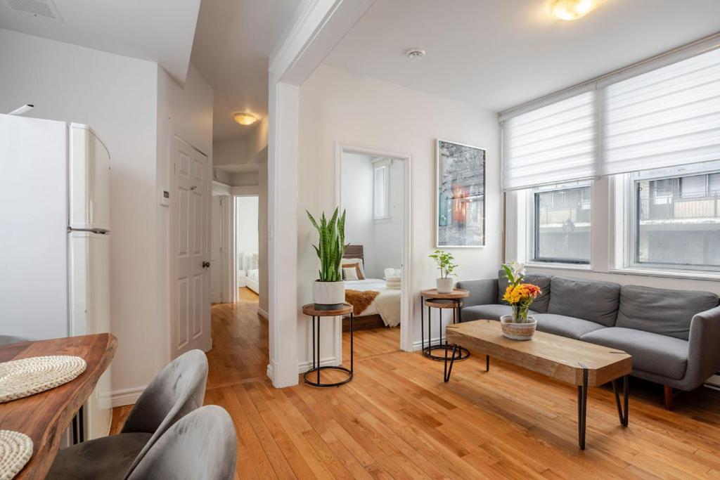 Premium Location Stylish 3br Downtown Zh9 Montreal