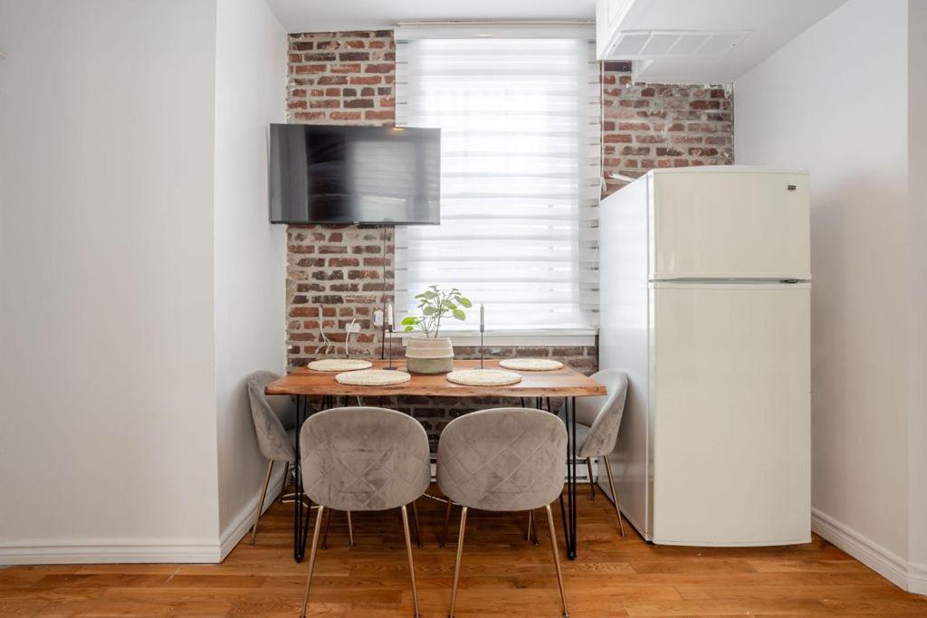 Premium Location Stylish 3br Downtown Zh9 * Montreal