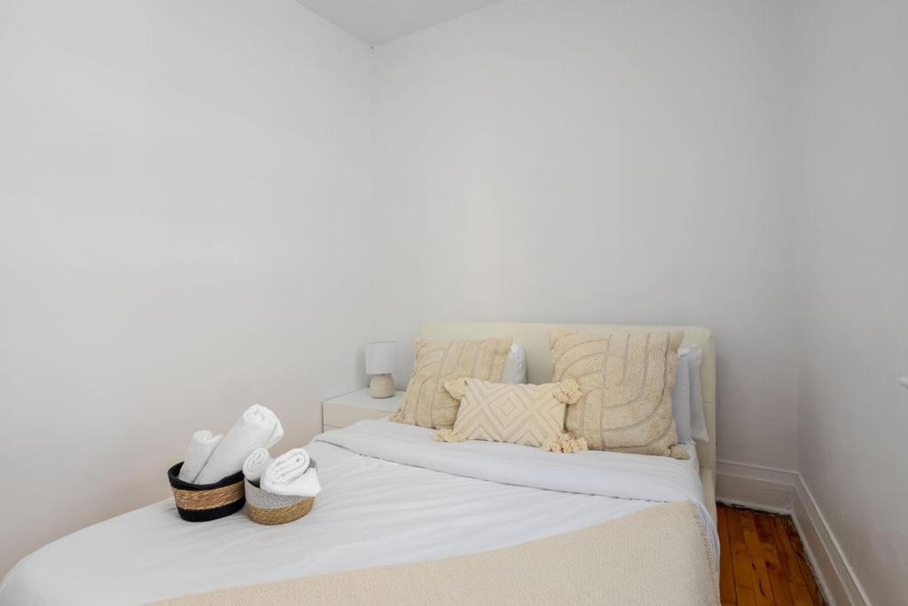 Premium Location Stylish 3br Downtown Zh9 Apartment *